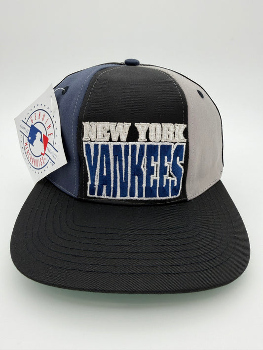 90S NEW YORK YANKEES COLOR BLOCK SPELLOUT SNAPBACK (GENUINE MERCHANDISE TAG) (NWT)
