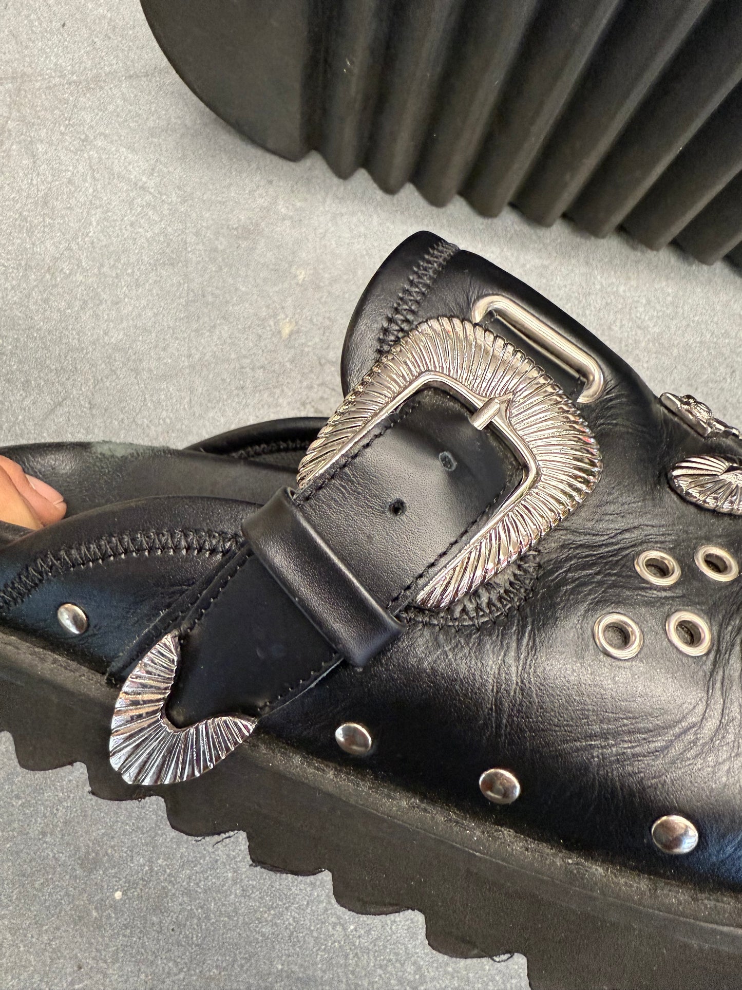 TOGA VIRILIS BLACK LEATHER STUDDED CLOG