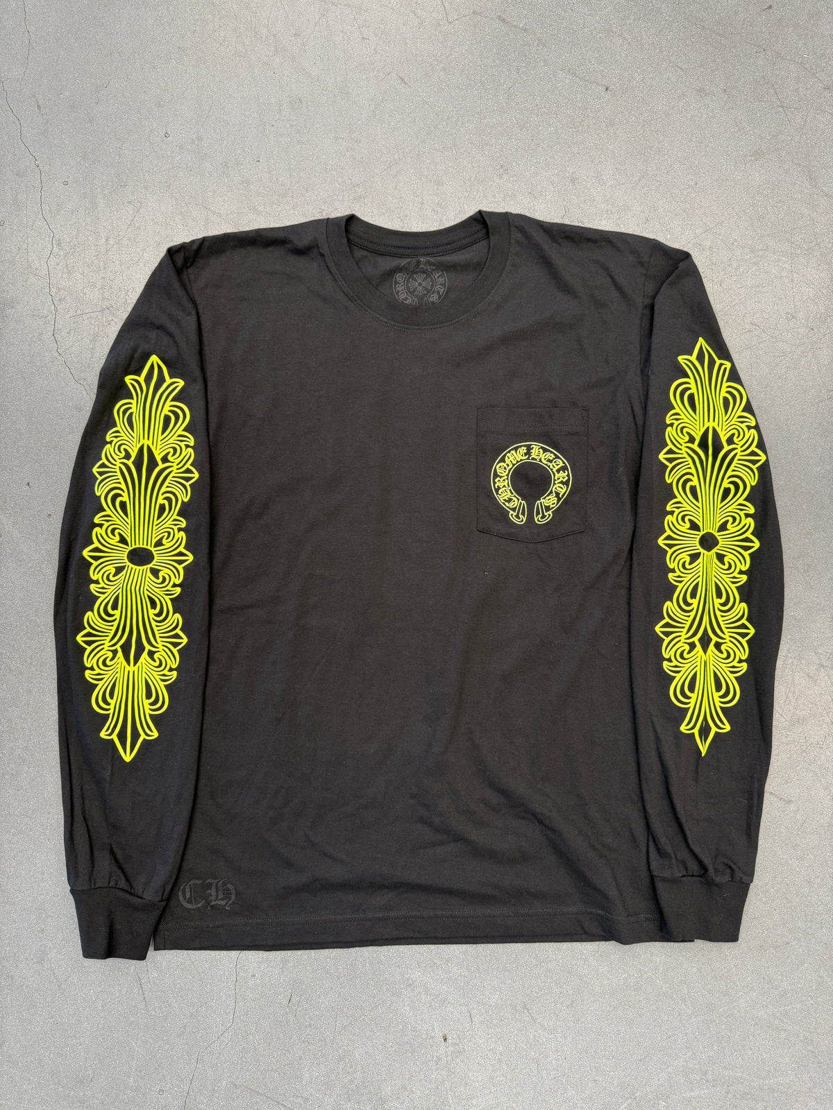 CHROME HEARTS HORSESHOE FLORAL LONG SLEEVE POCKET TEE - BLACK/NEON YELLOW