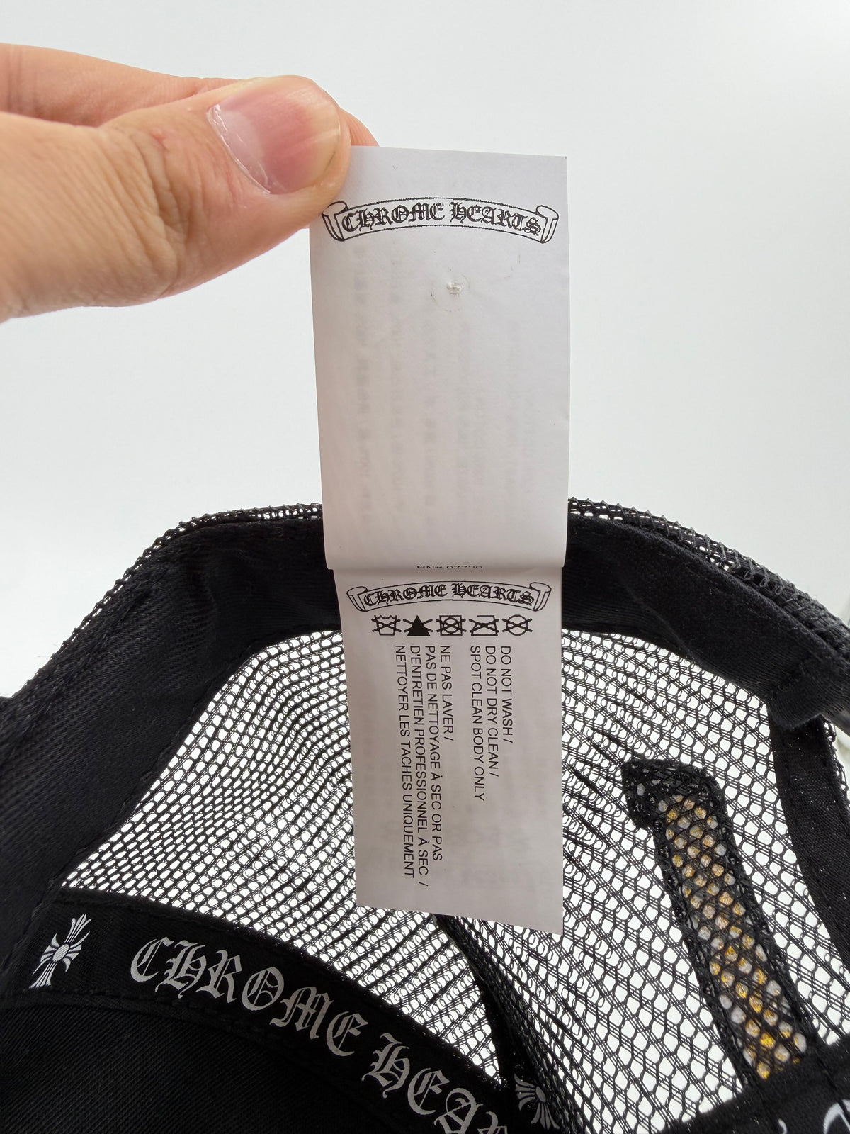 CHROME HEARTS PLUS CROSS SEAL TRUCKER HAT - BLACK