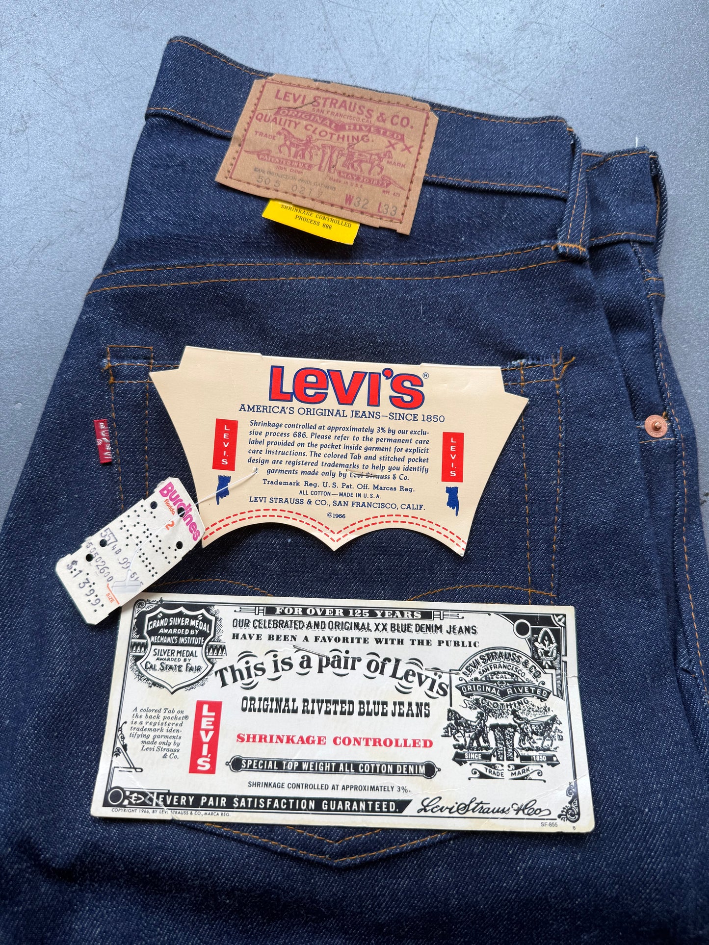 1978 LEVI'S NEW OLD STOCK 505-0217 DENIM JEANS (NWT) (SIZE 32X33)