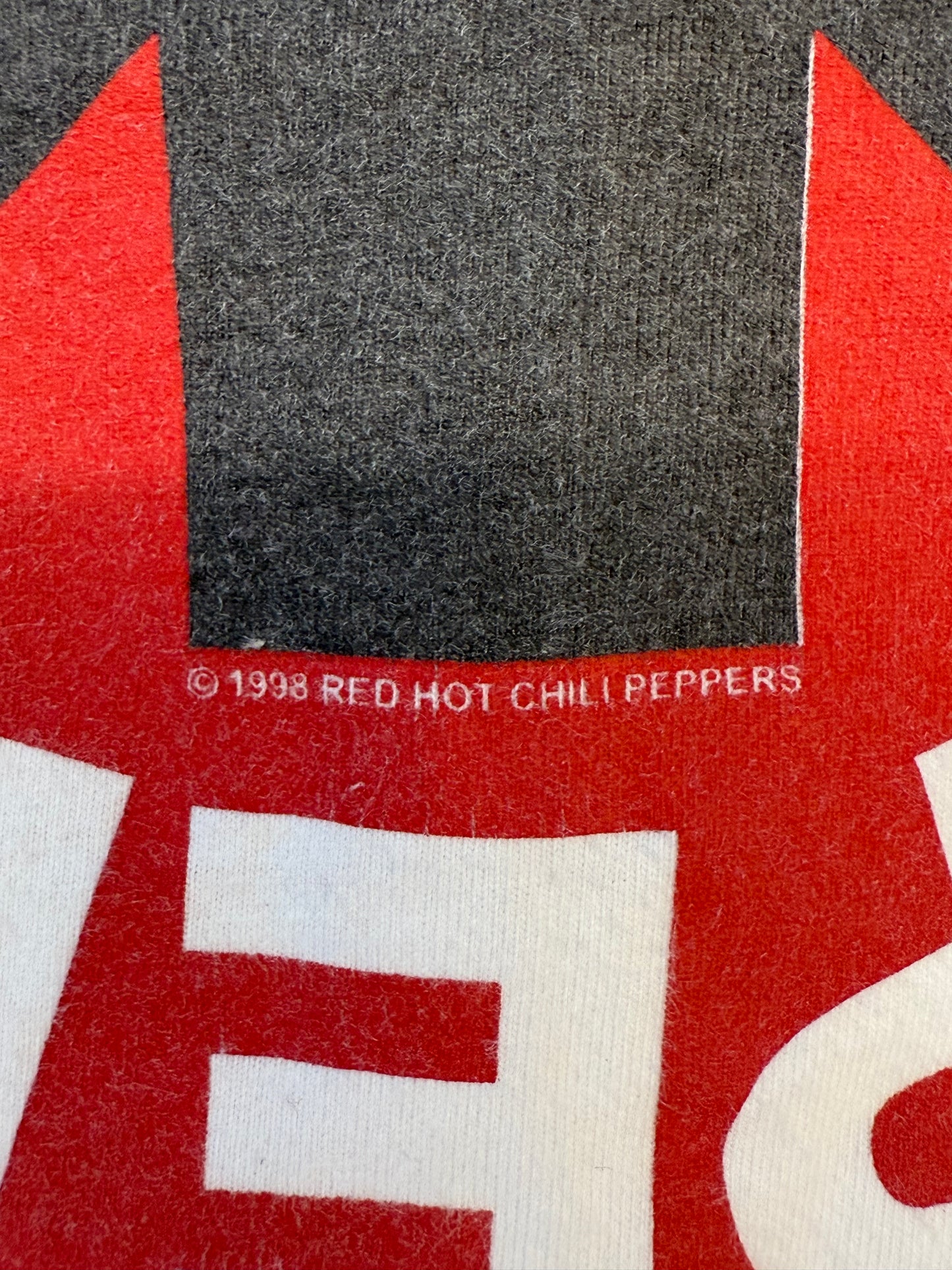 1998 RED HOT CHILI PEPPERS EURO LS TEE (RIPPED NECK)