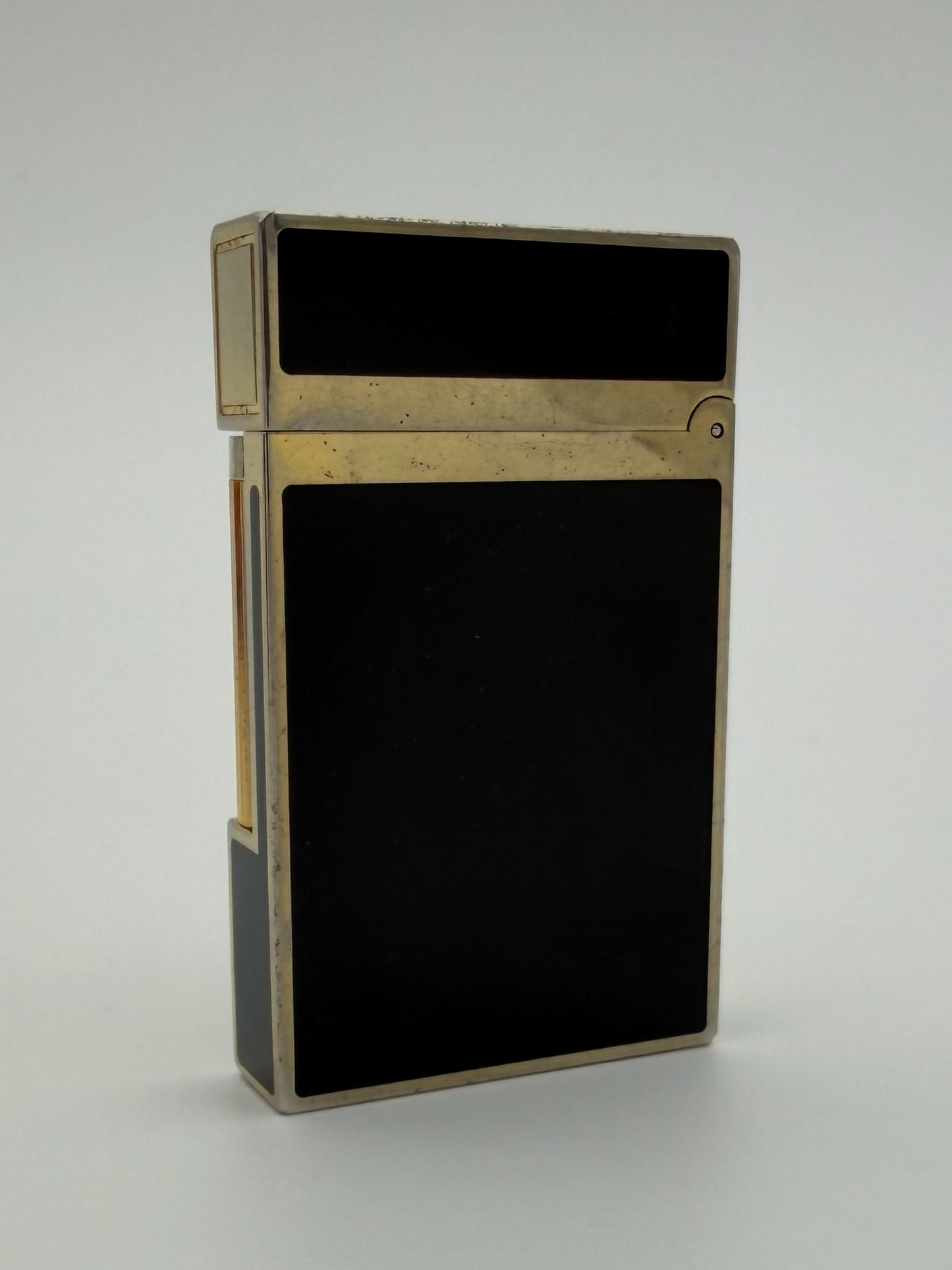 S.T. DUPONT BLACK LACQUERED LIGNE 2 GOLD-PLATED LIGHTER (WITH BOX AND MANUAL)