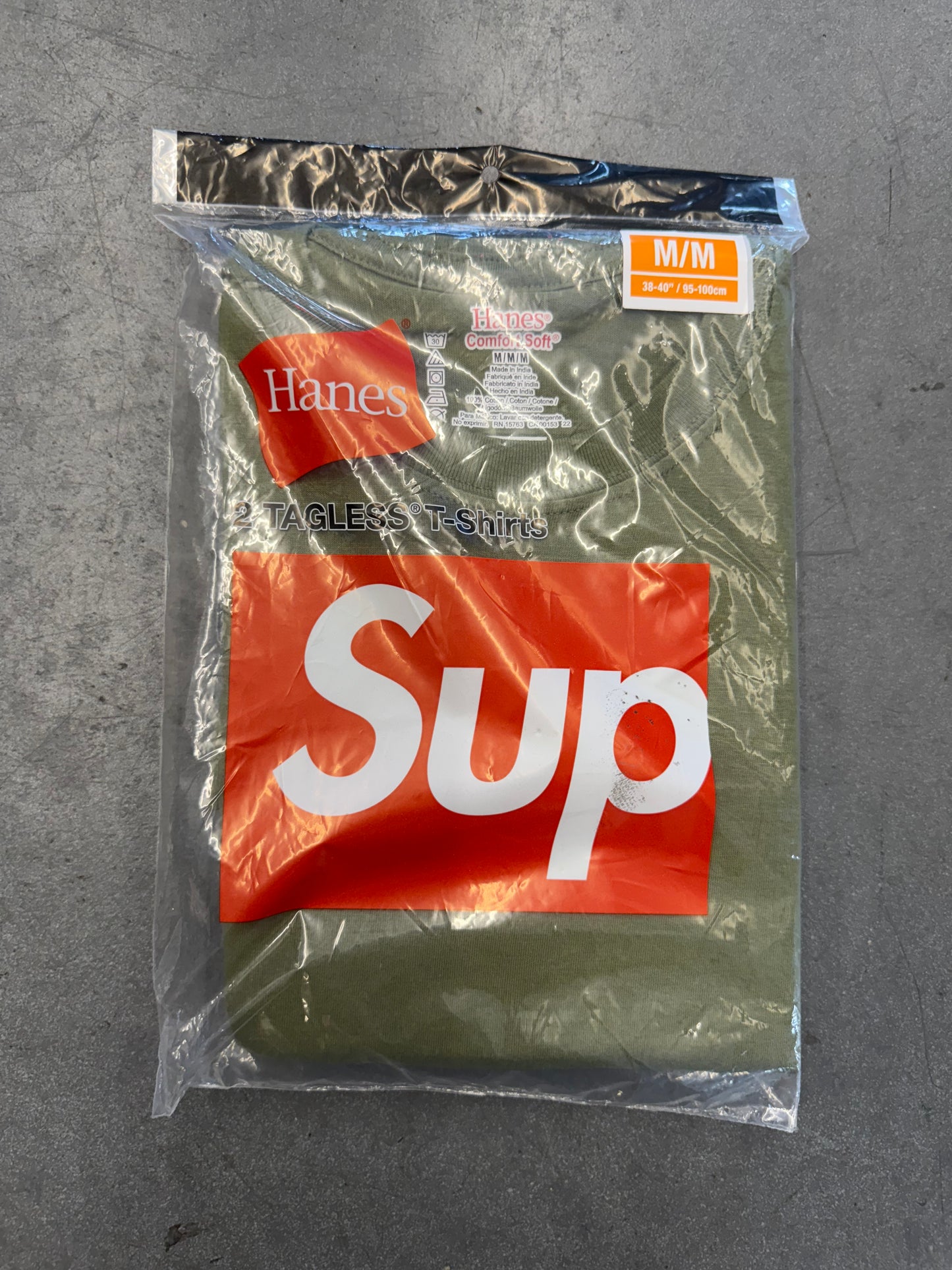 SS22 SUPREME HANES TAGLESS T-SHIRTS OLIVE 2 PACK (M)
