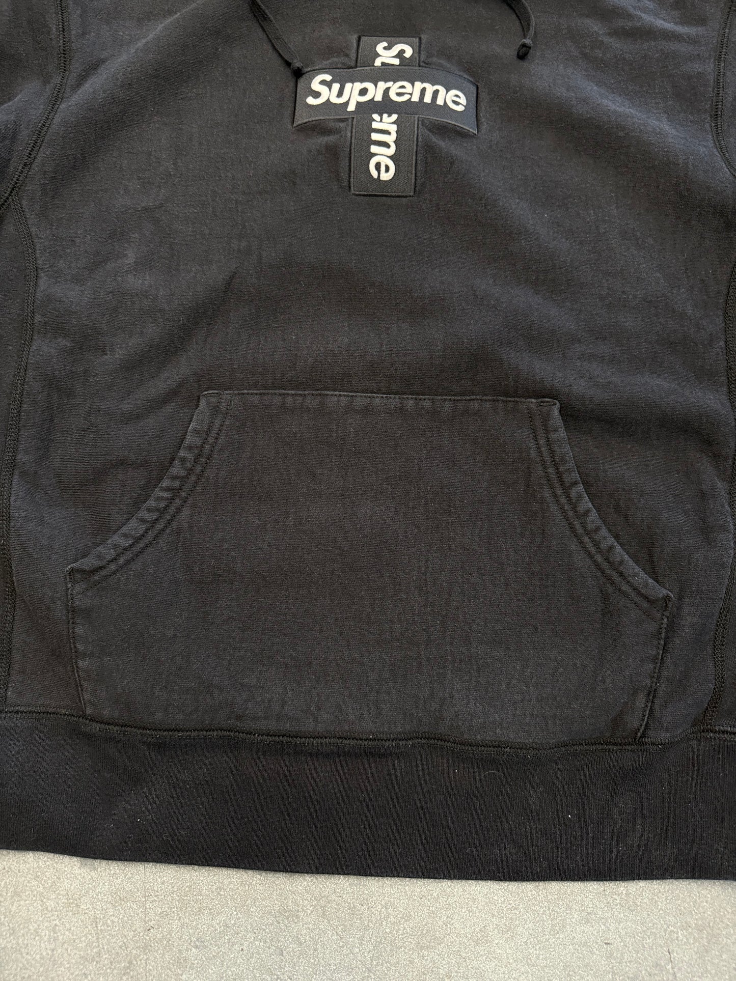 FW20 SUPREME CROSS BOX LOGO HOODED SWEATSHIRT