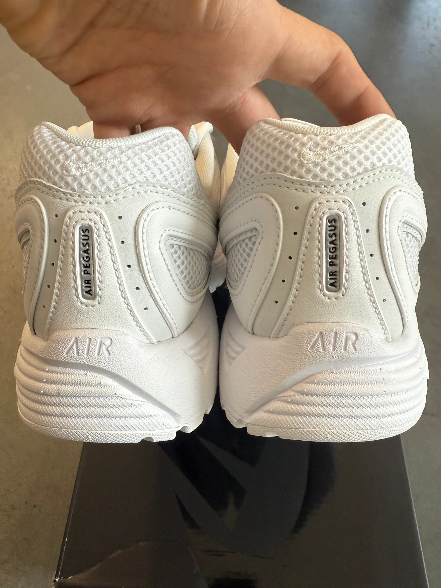 2023 SIZE 10 WHITE NIKE AIR PEGASUS 2005 SP COMMES DES GARCONS HOMME PLUS (NEW WITH BOX)