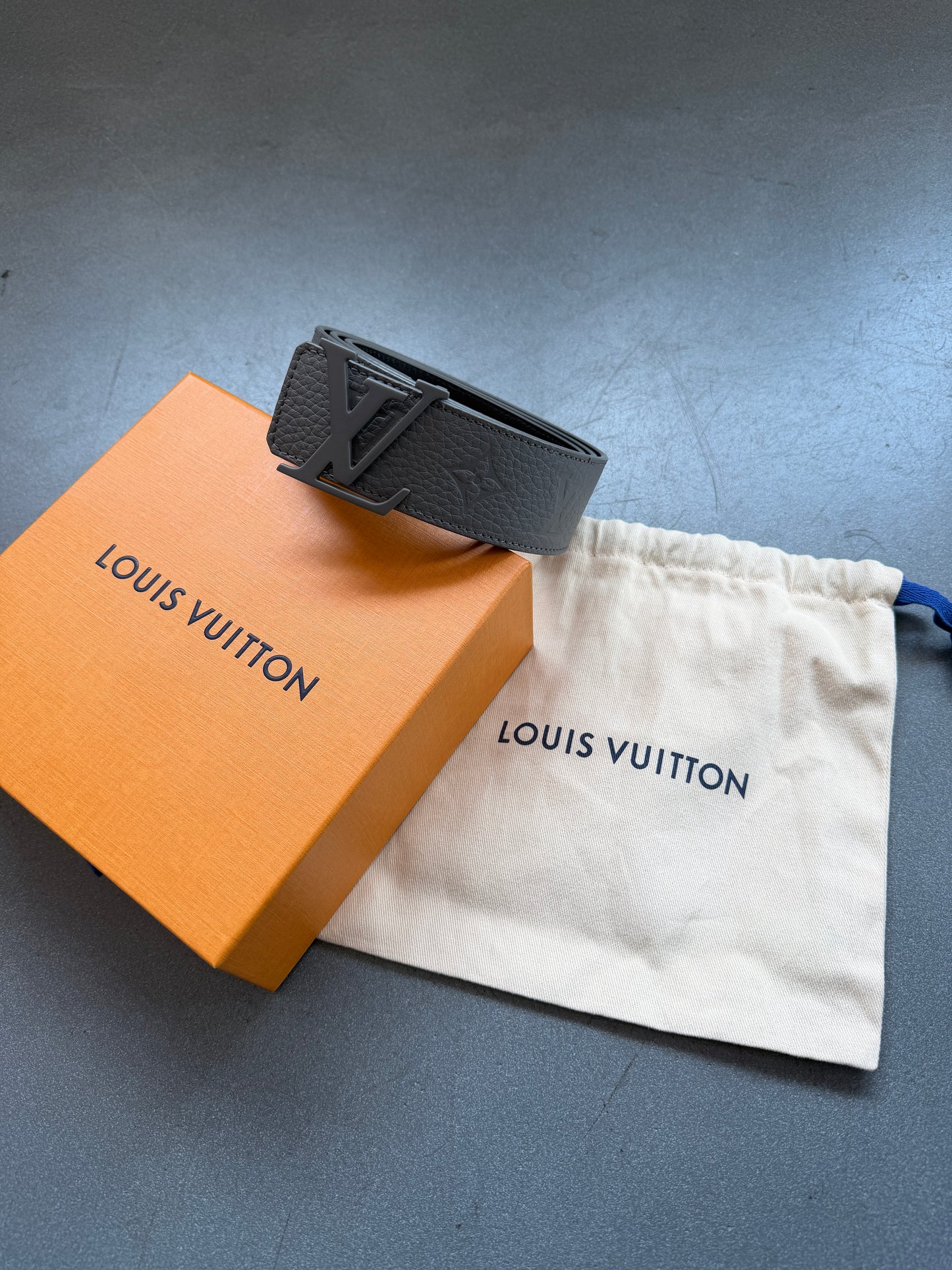 LOUIS VUITTON LV TAURILLON 40MM REVERSIBLE BELT