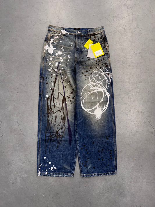 MARC JACOBS FUTURA PAINTED OVERSIZED JEAN SIZE 31 (CC)