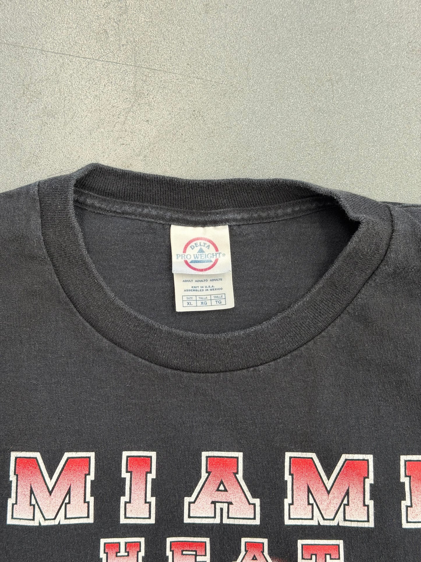 2006 MIAMI HEAT NBA CHAMPIONS TEE (DELTA PRO WEIGHT TAG)
