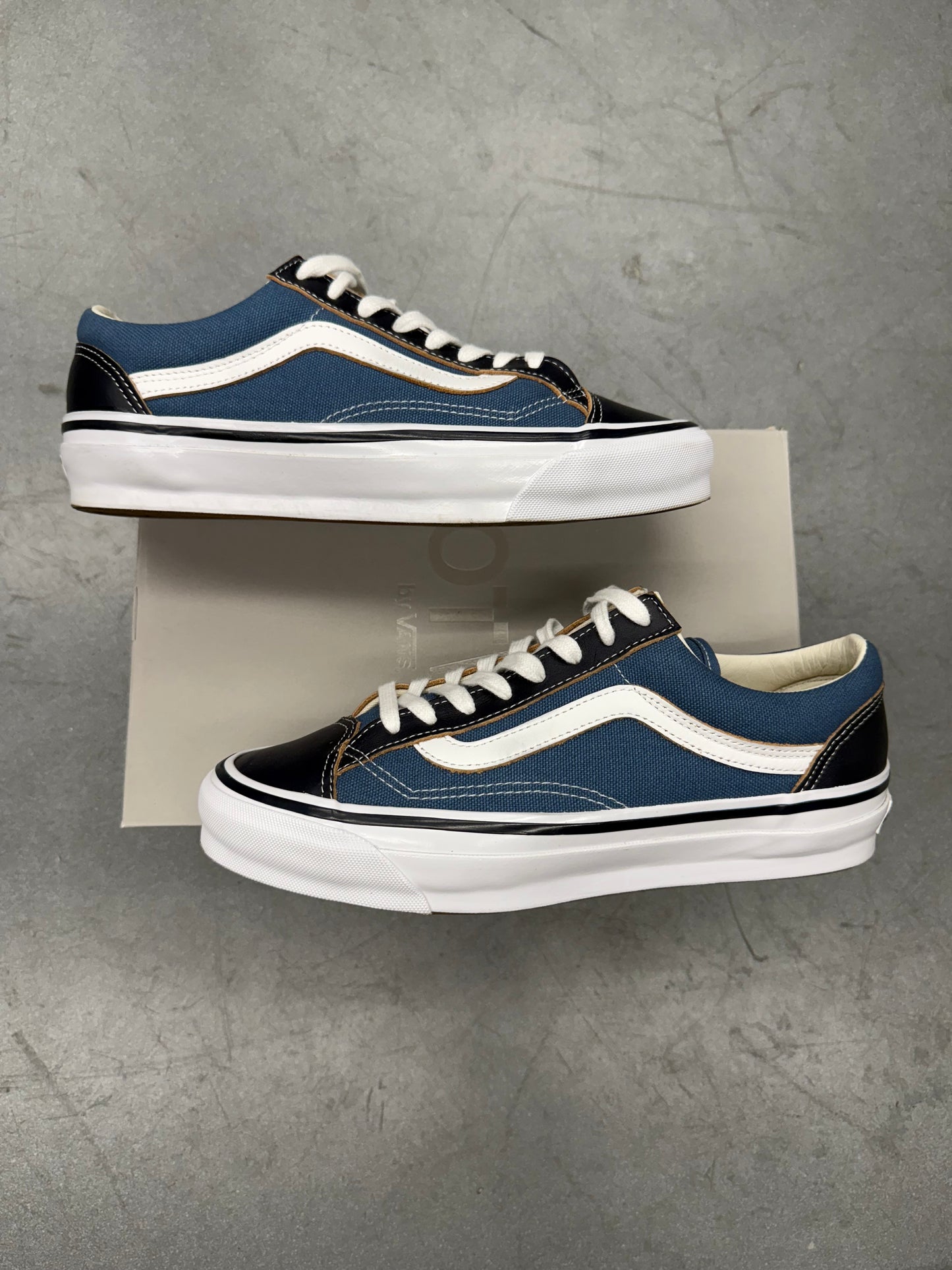 SIZE 8 VANS OTW OLD SKOOL 36 VIBRAM NAVY (PRE-OWNED WITH BOX)