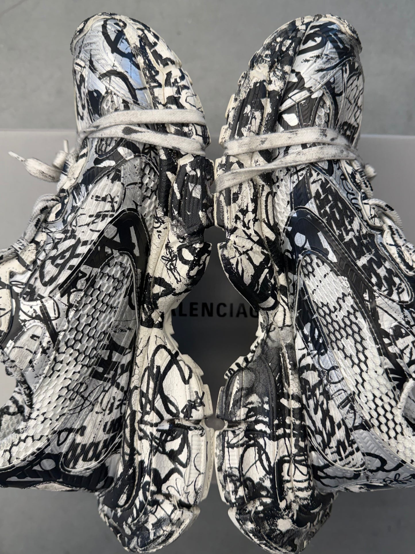 BALENCIAGA 3XL SNEAKER EXTREME GRAFFITI (W/ BOX)
