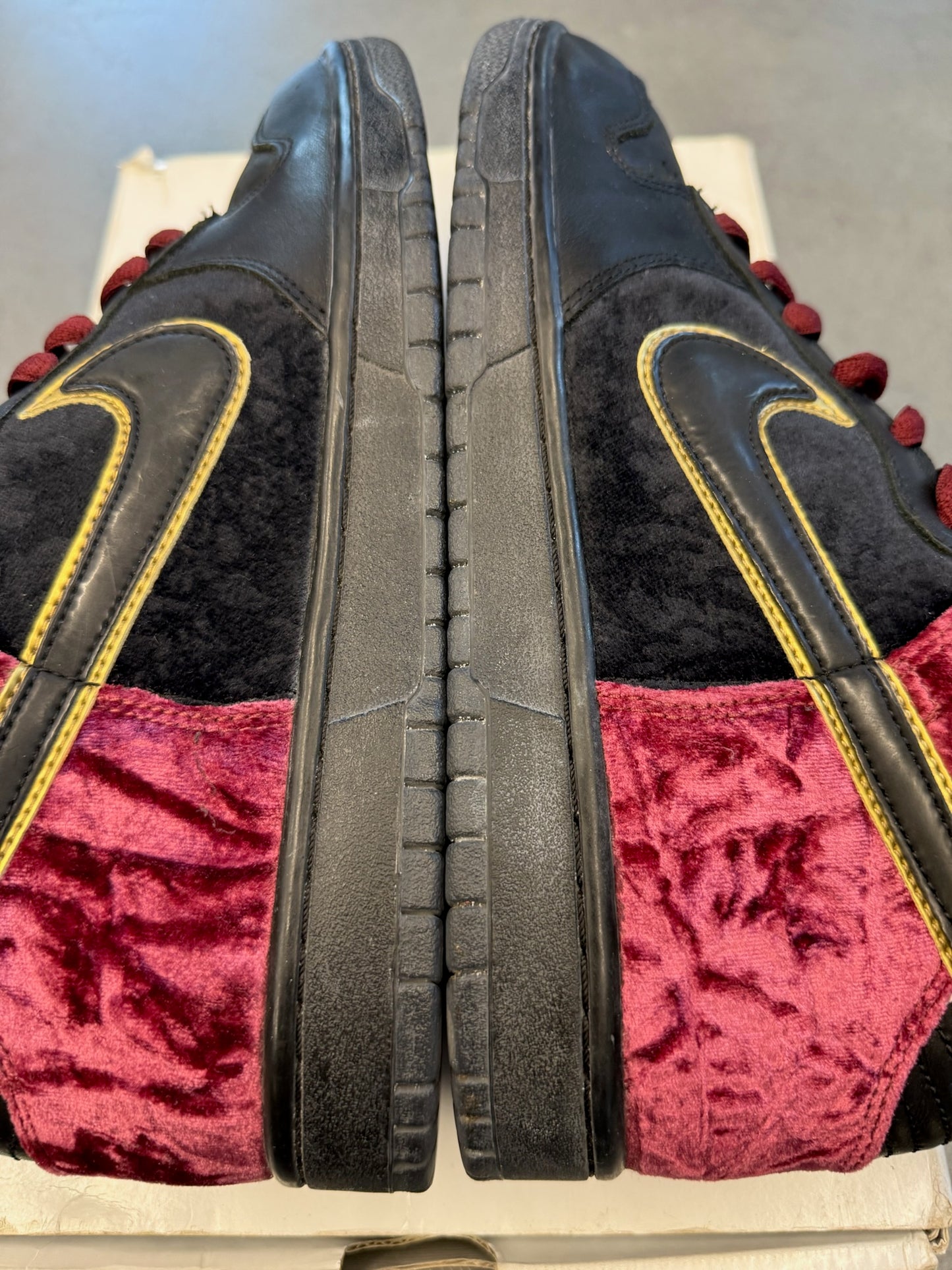 SIZE 10 2007 BLOODY SUNDAY NIKE SB DUNK HIGH PREMIUM SB (WITH BOX AND LACES)