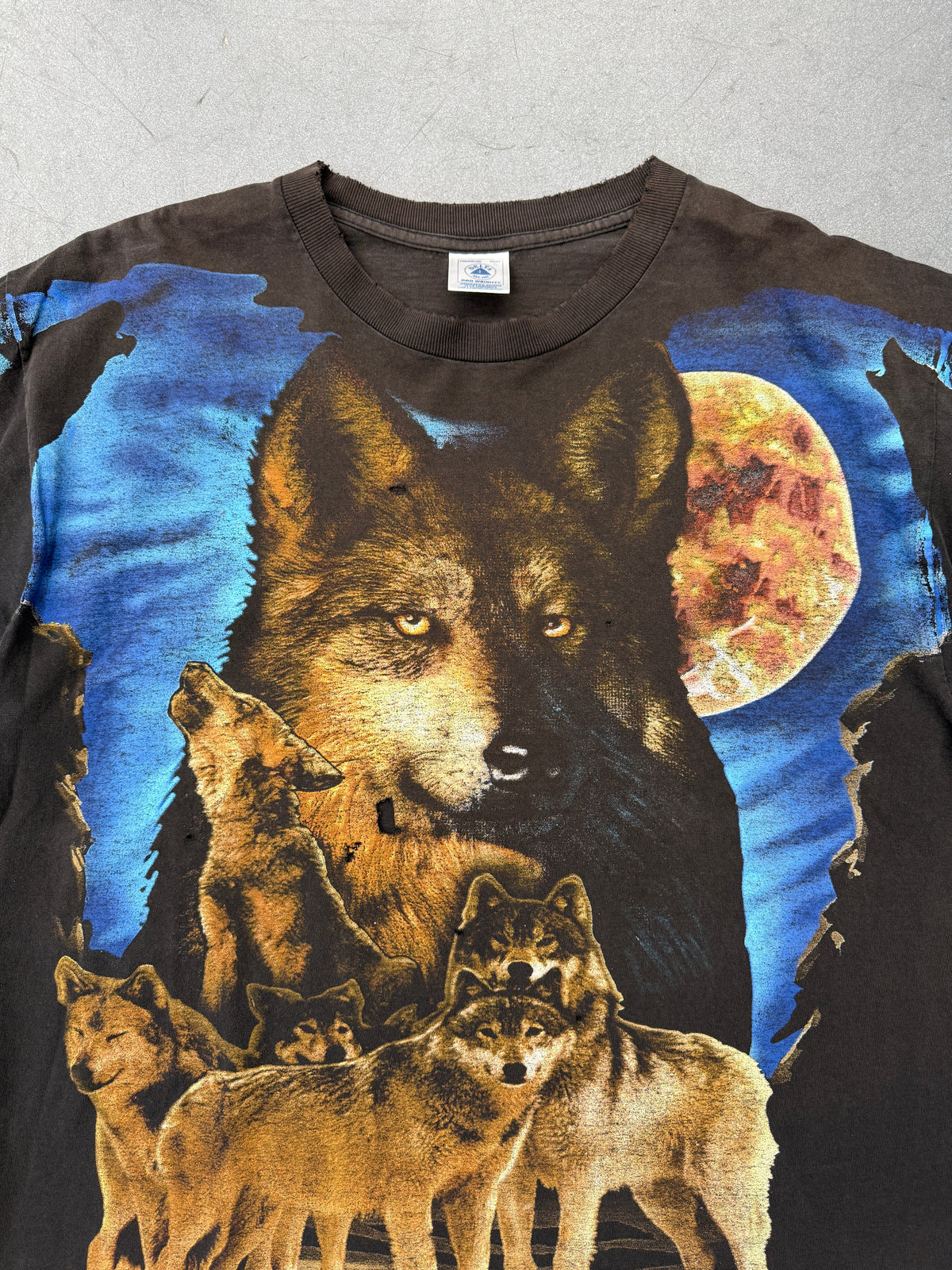 90S WOLF ALL OVER PRINT TEE WOLVES MOON (DELTA TAG)