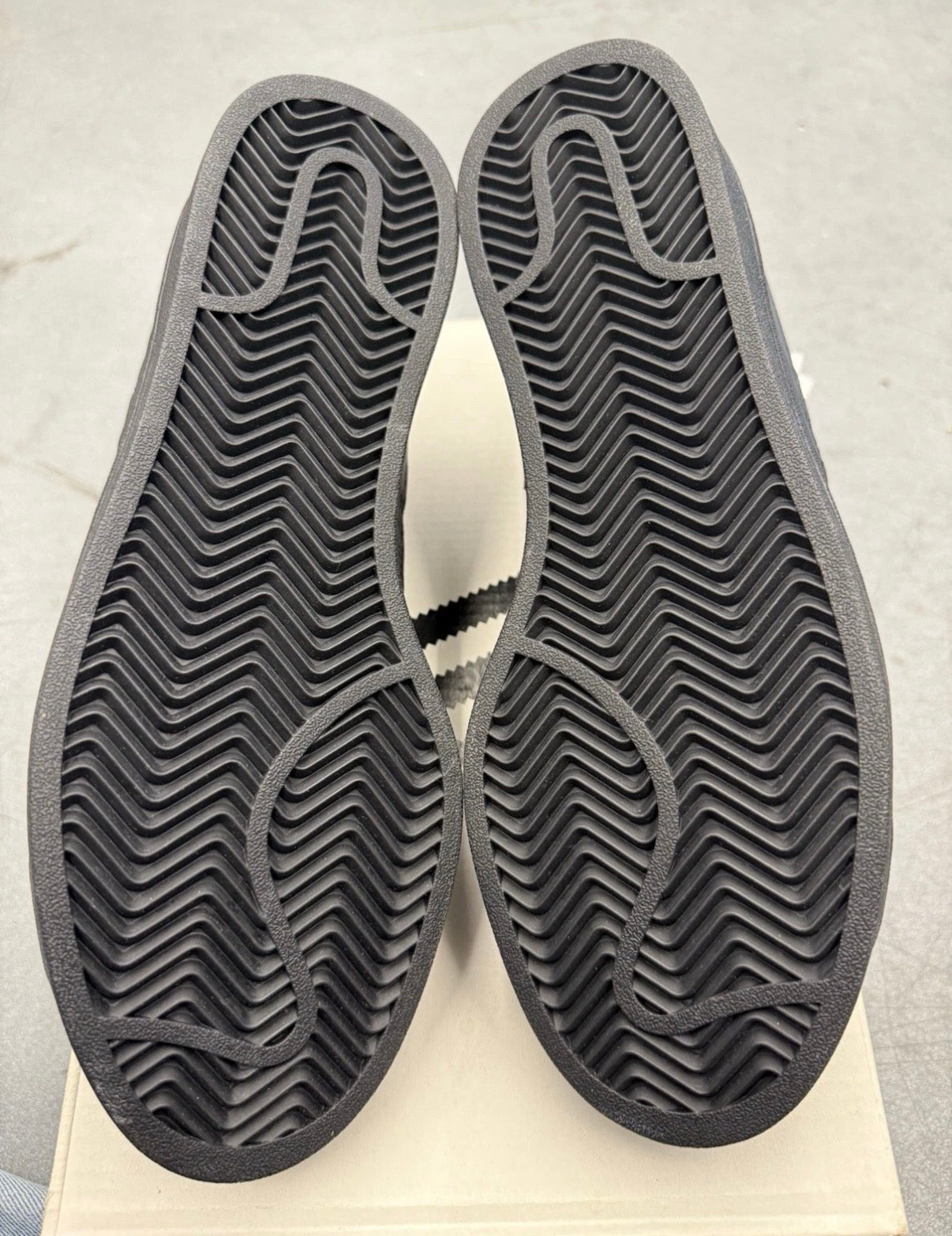 ADIDAS CAMTON TRAINER PALACE BLACK (W/BOX)