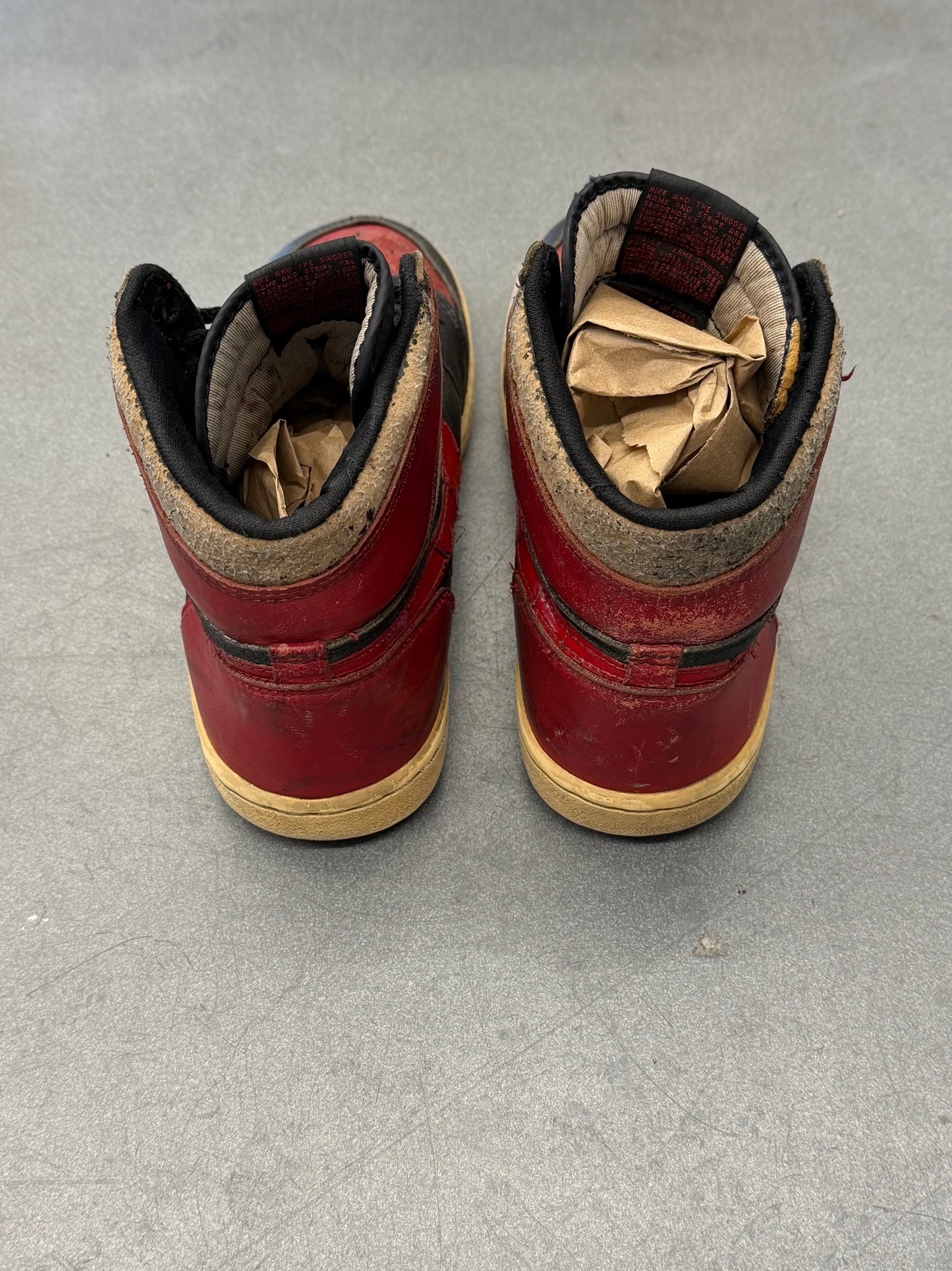 1985 AIR JORDAN 1 HIGH BRED (VERY WORN)