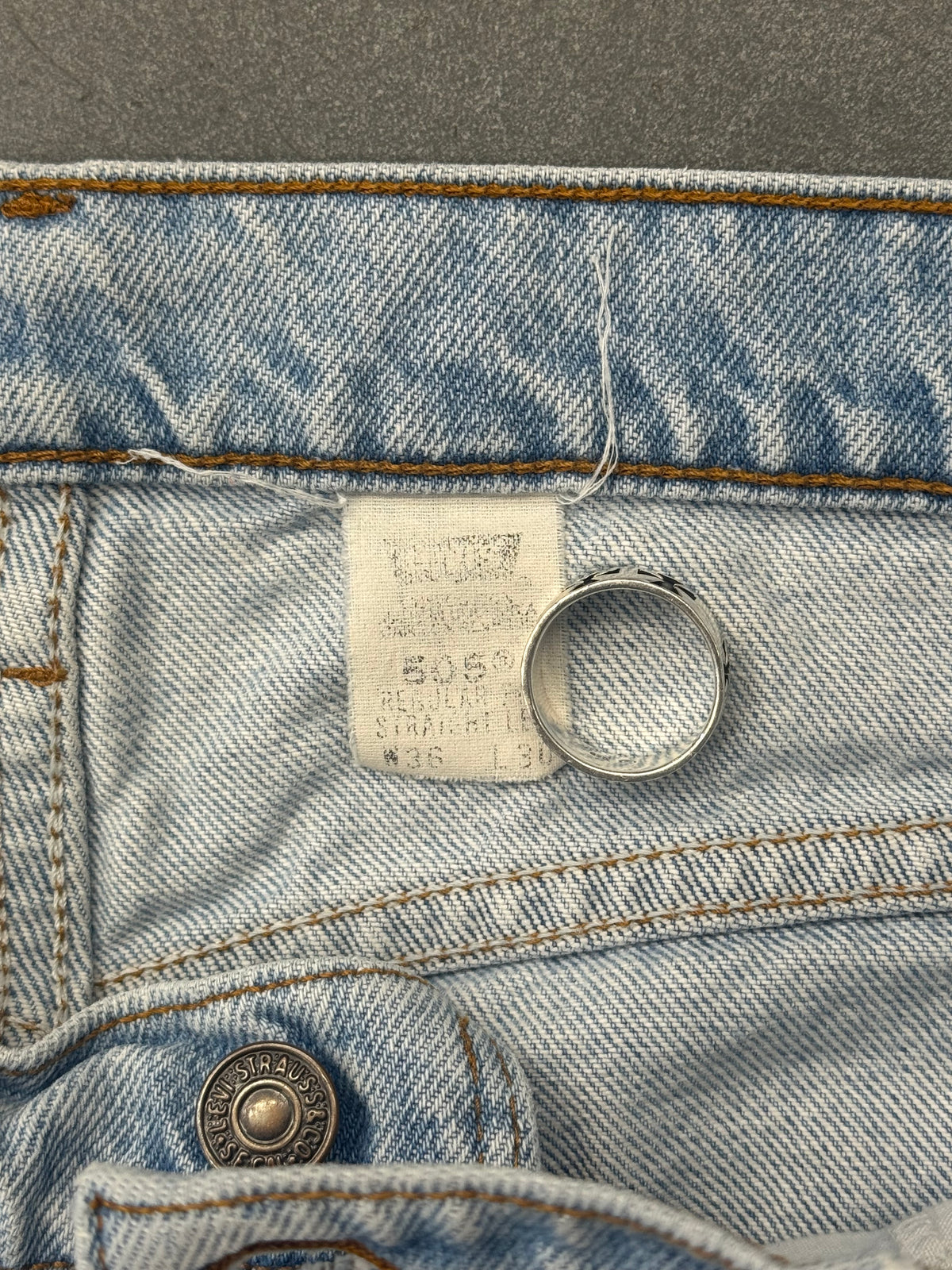 80S LEVI'S 505 ORANGE TAB 20505-0217 LIGHT WASH JEANS (36X30)