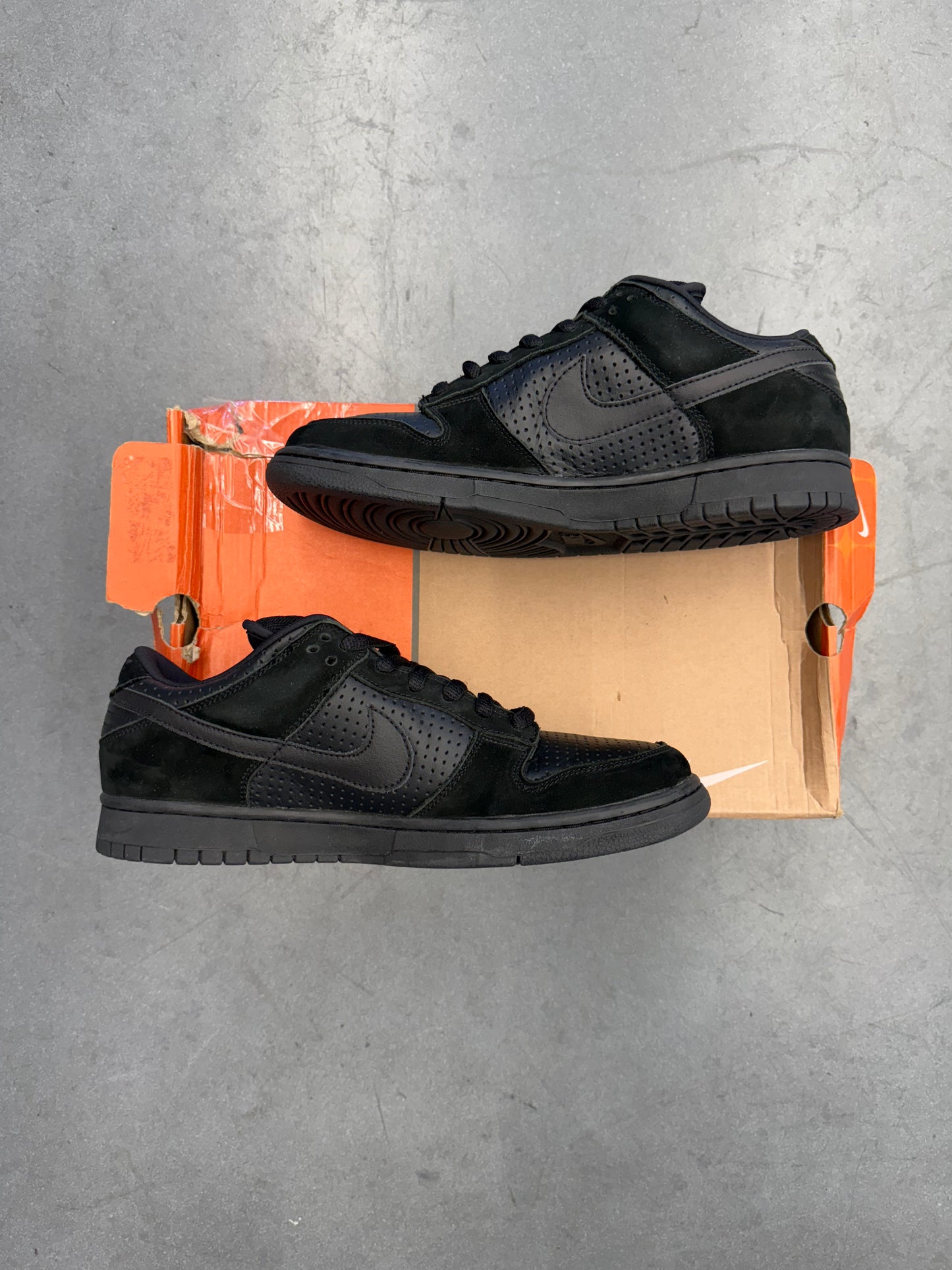 2002 GINO IANNUCCI 2 NIKE SB DUNK LOW (WITH BOX/REPLACEMENT SB INSOLES)