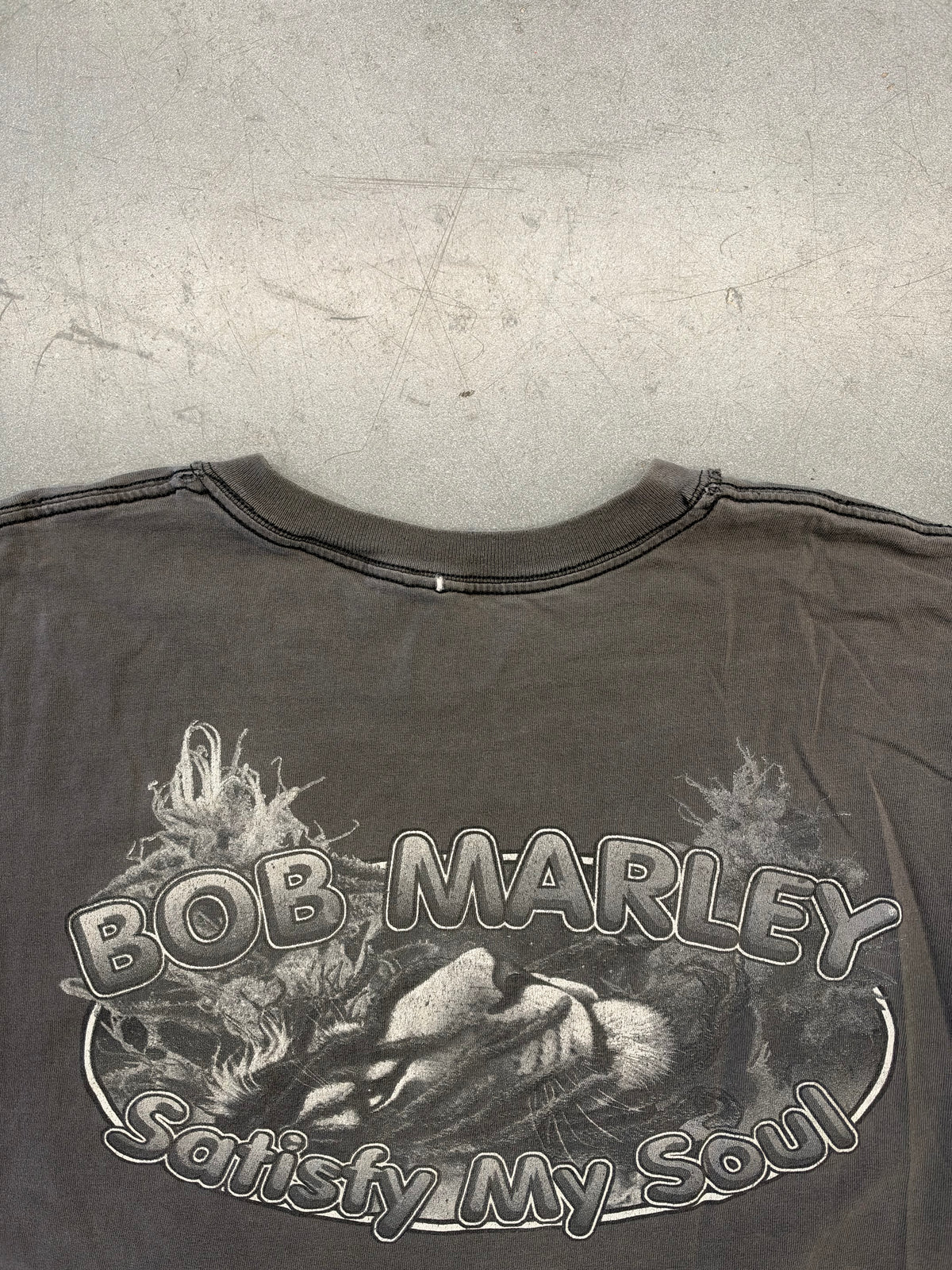 VINTAGE BOB MARLEY SATISFY MY SOUL BOOTLEG RAP-STYLE TEE (PULLED TAG)