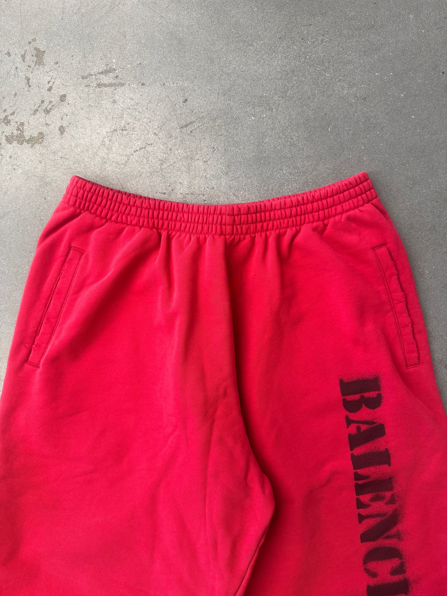BALENCIAGA STENCIL TYPE BAGGY SWEATPANT - RED