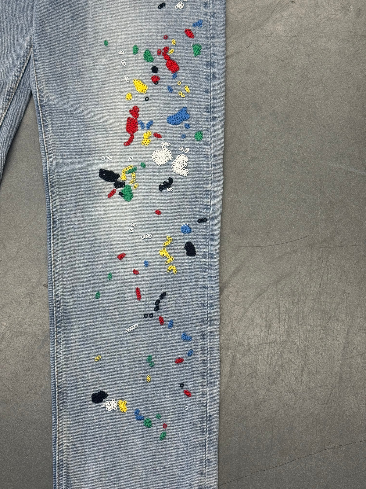FUGAZI CHAIN EMBROIDERED PAINT SPLATTER LIGHT WASH JEAN