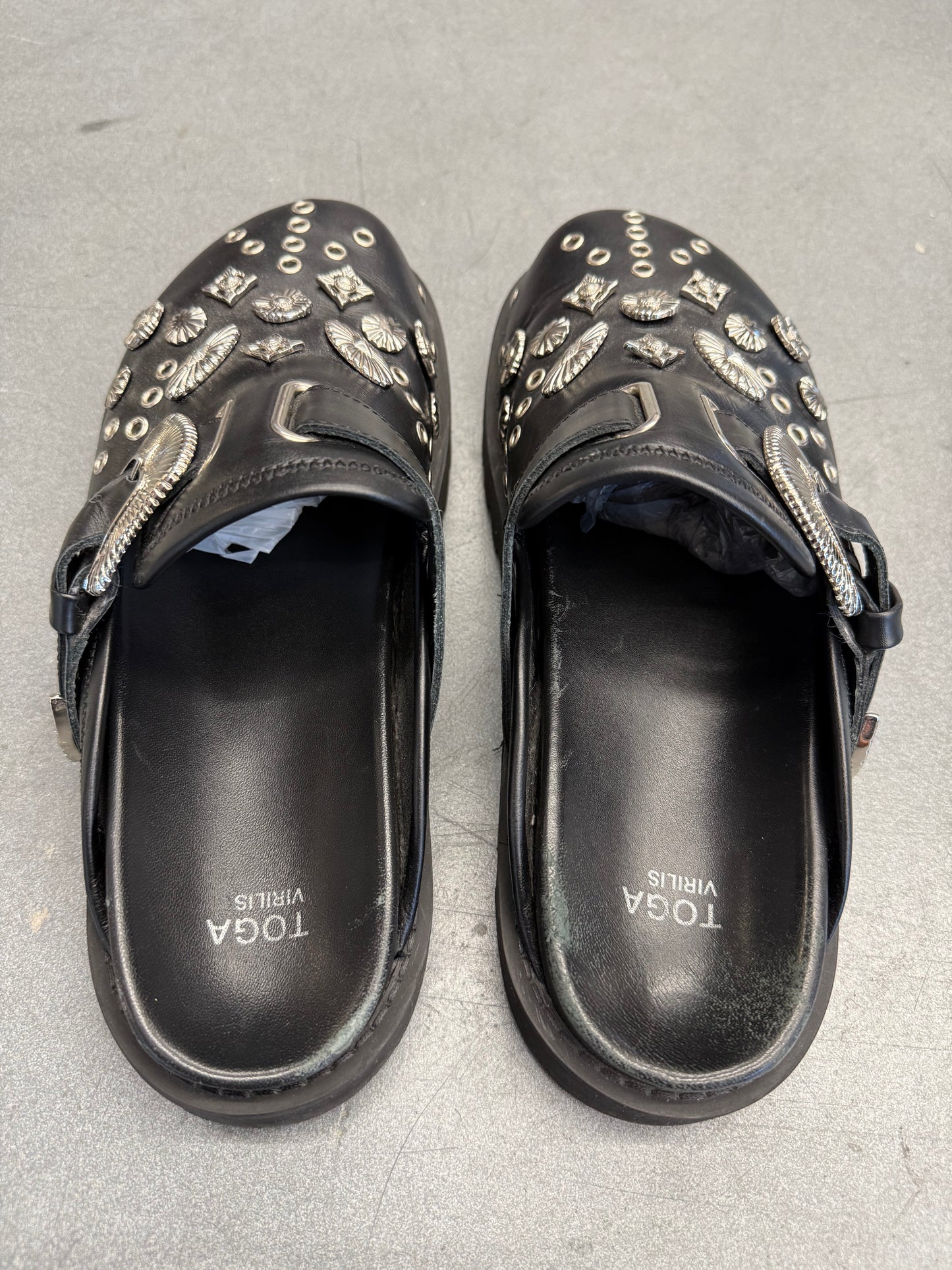 TOGA VIRILIS BLACK LEATHER STUDDED CLOG