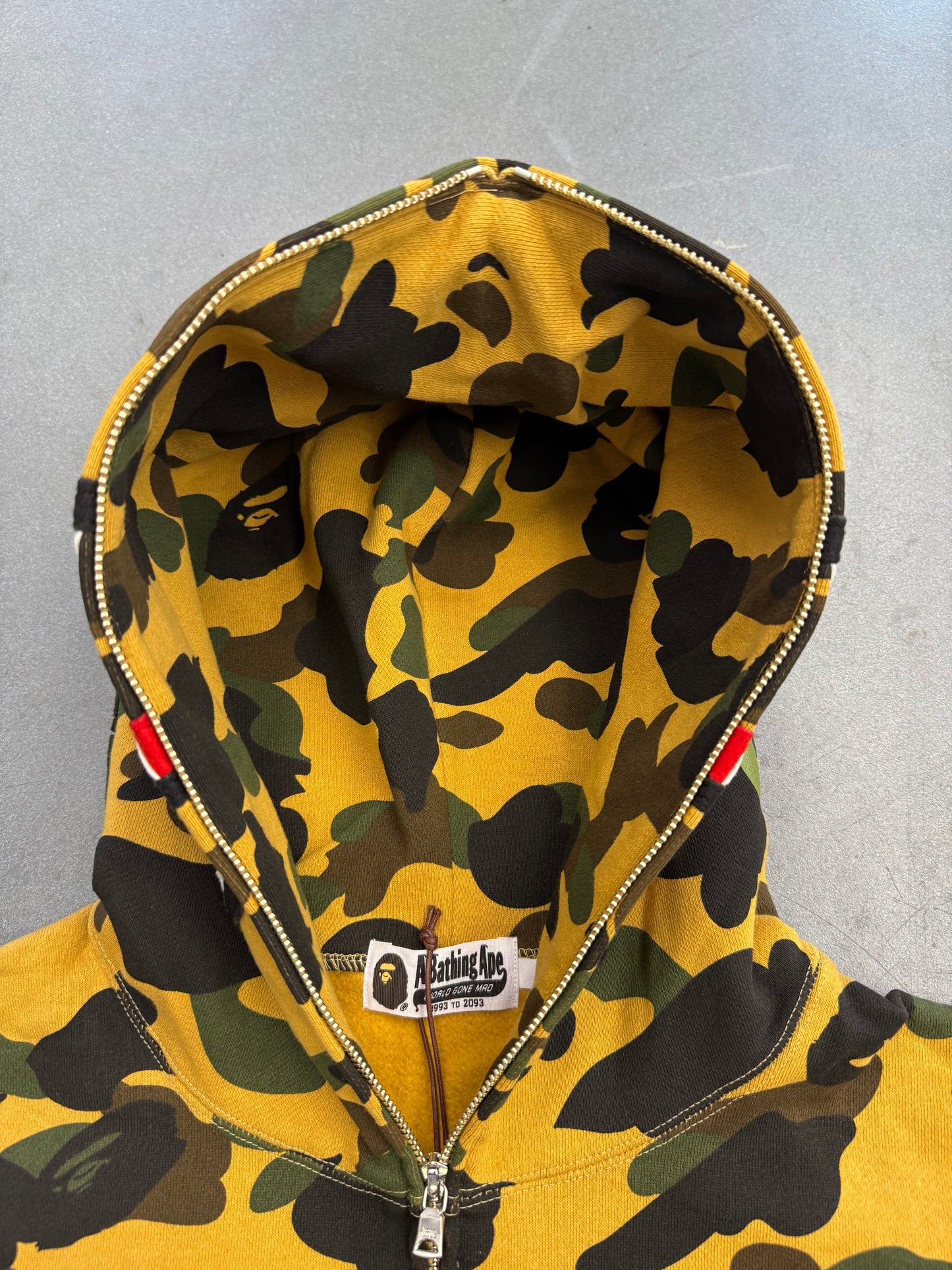 A BATHING APE BAPE 1ST CAMO SHARK FULL ZIP HOODIE - YELLOW (XL) (NWT)