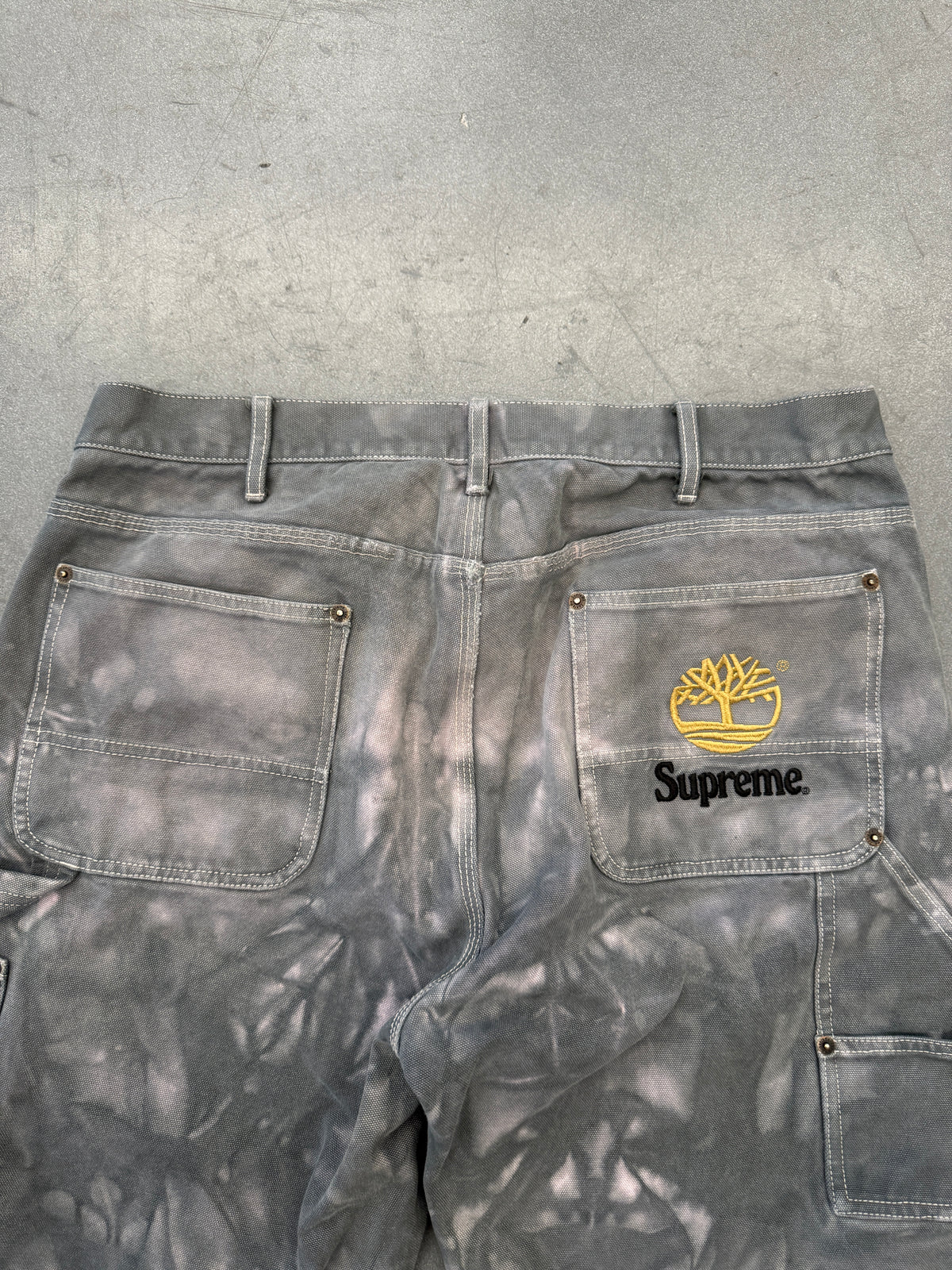 SS21 SUPREME TIMBERLAND DOUBLE KNEE PAINTER DYED SHORTS (SAMPLE)