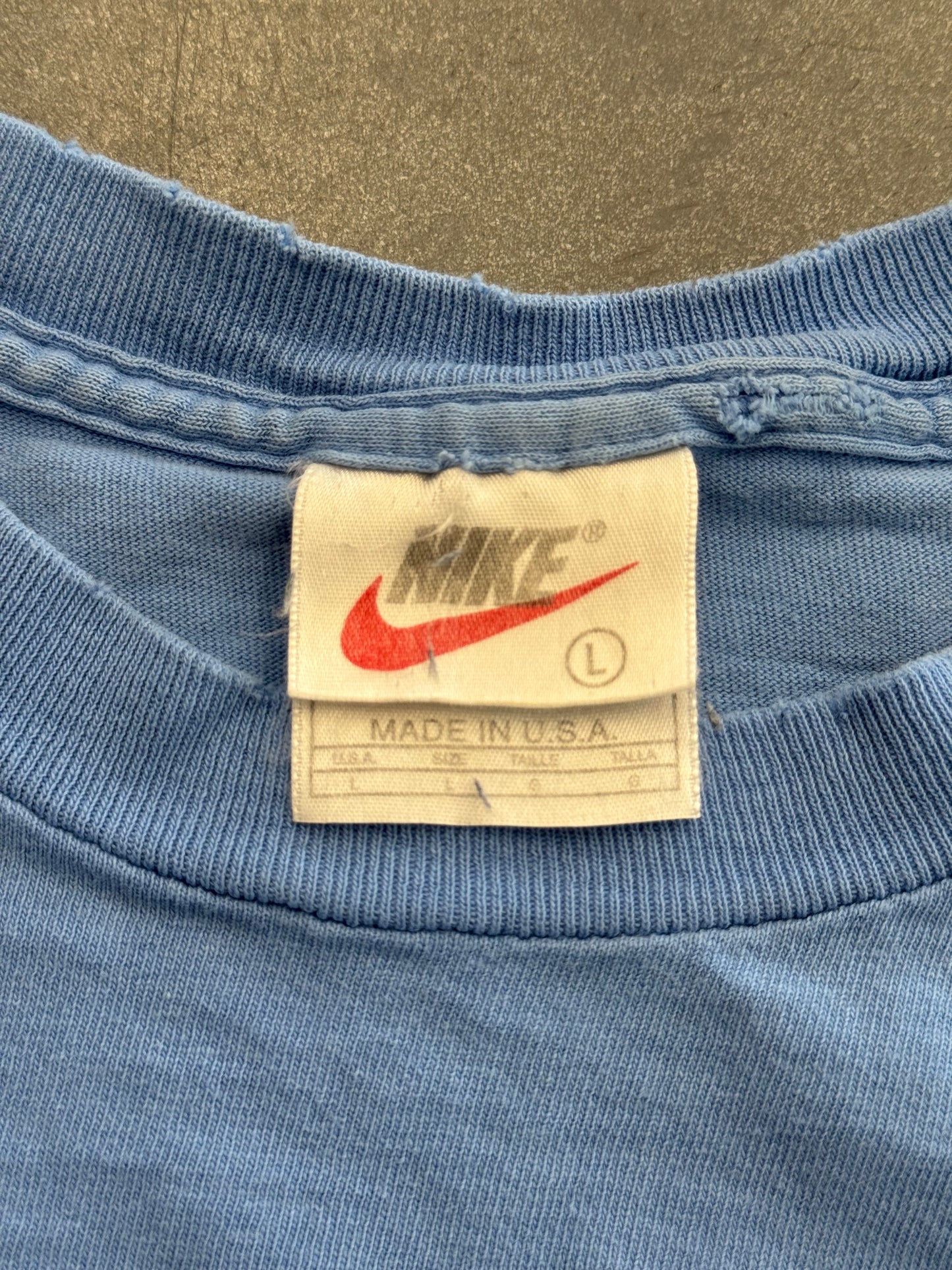 90S NIKE AIR EMBROIDERED PATCH DISTRESSED TE (NIKE RED SWOOSH TAG)