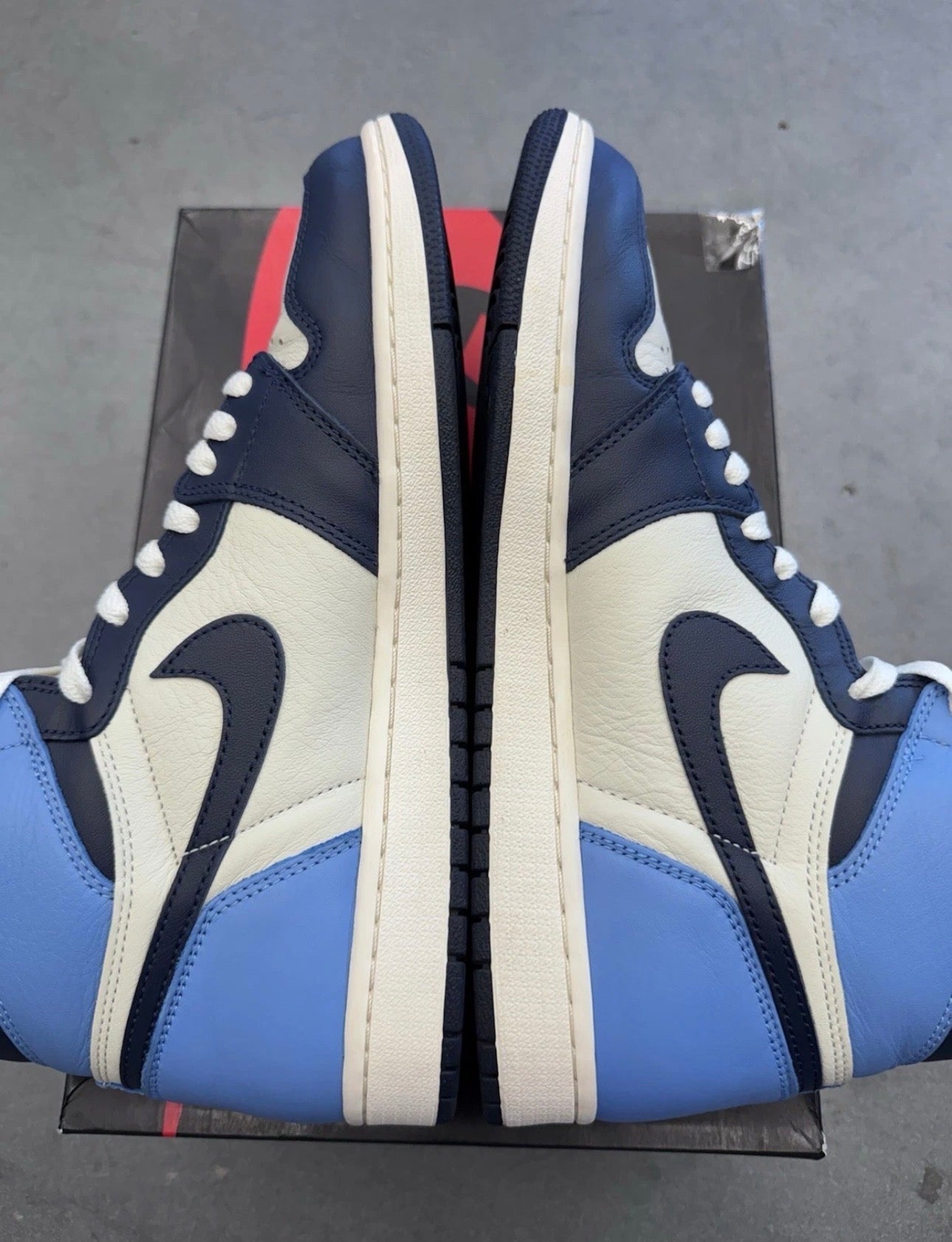 2019 SIZE 10.5 JORDAN 1 RETRO HIGH OBSIDIAN WITH BOX