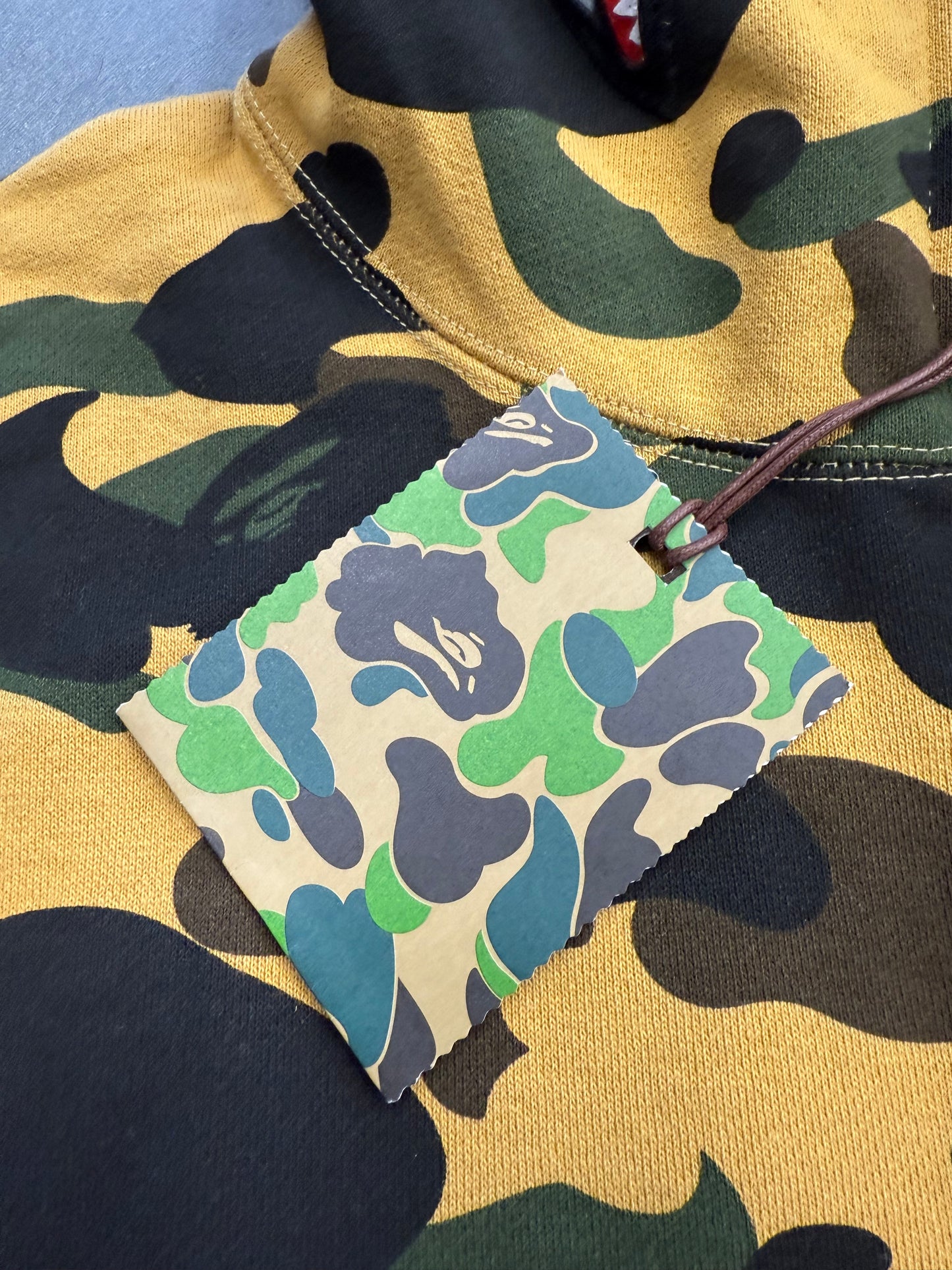 A BATHING APE BAPE 1ST CAMO SHARK FULL ZIP HOODIE - YELLOW (XL) (NWT)