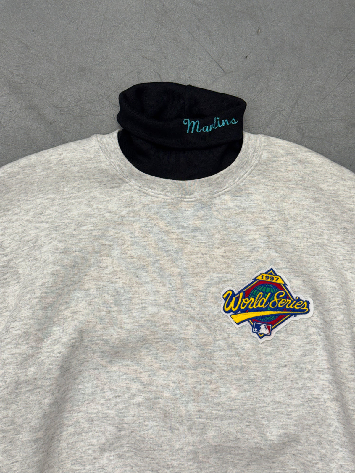 1997 WORLD SERIES FLORIDA MARLINS TURTLENECK CREWNECK (MAJESTIC TAG)
