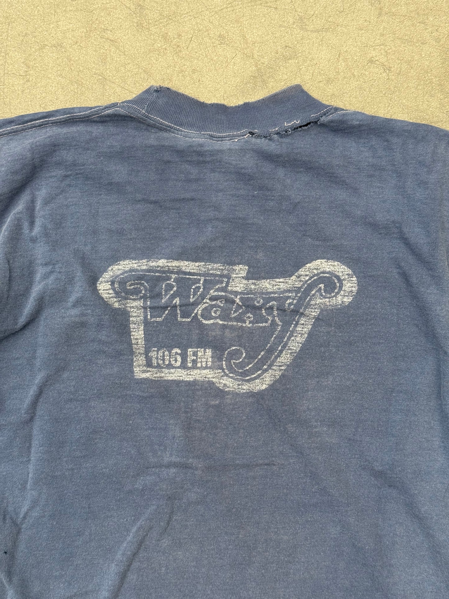 70'S BEATLES 10 YEAR ANNIVERSARY WAXY 106 FM DISTRESSED TEE (HEAVY TAG)
