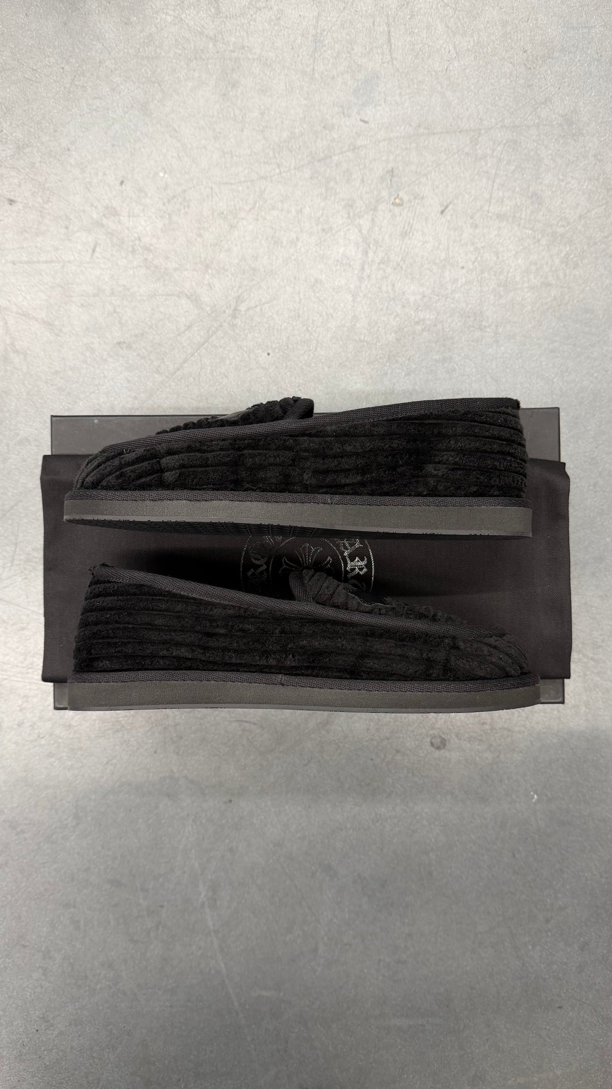 CHROME HEARTS CROSS PATCH SLIPPERS