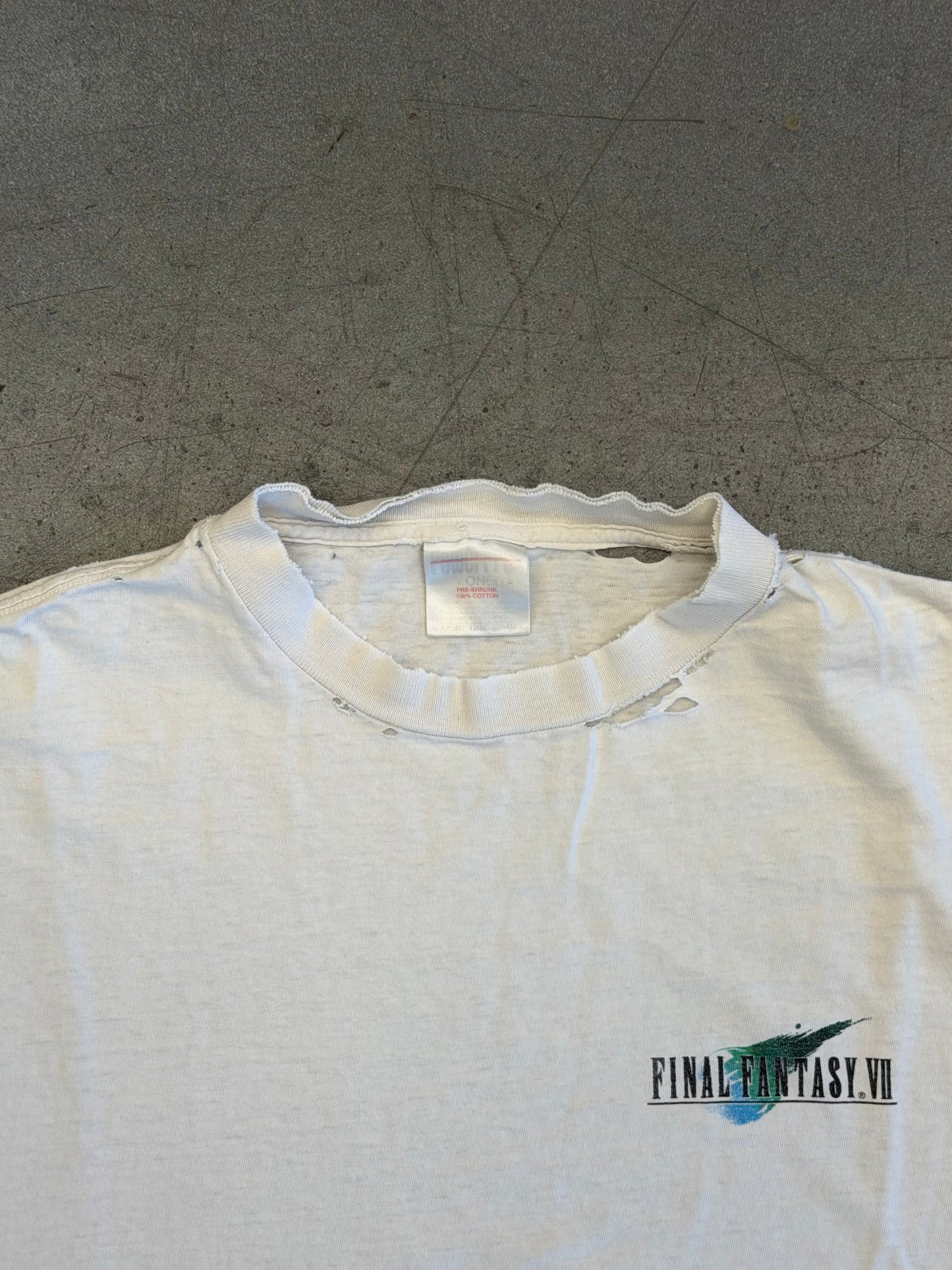 1997 FINAL FANTASY VII PS1 THRASHED CLOUD TEE (POWER PRO TAG)