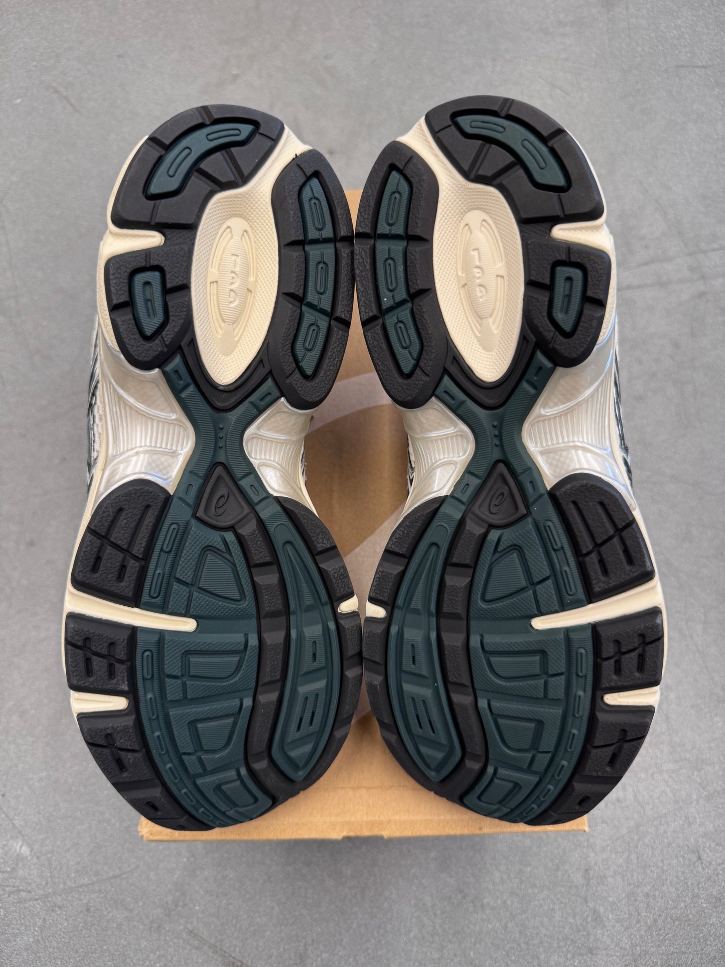 2024 SIZE 7 KITH ASICS GEL 1130 CREAM SCARAB (NEW WITH BOX)