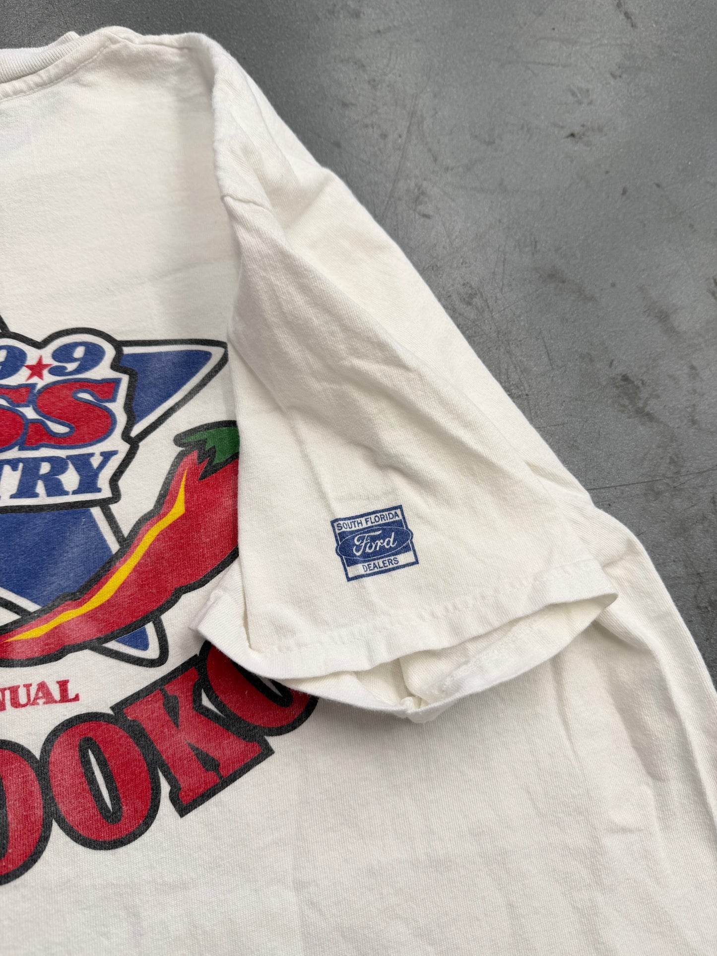 Y2K 99.9 KISS COUNTRY CHILI COOKOFF TEE (HANES HEAVYWEIGHT TAG)