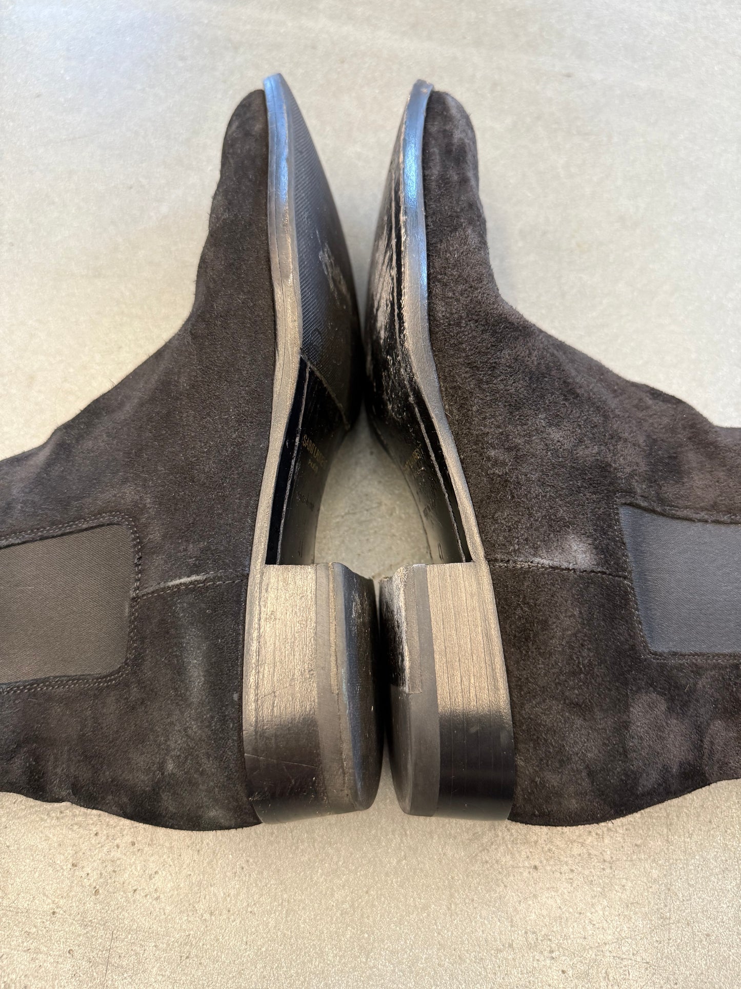 SIZE 41 SAINT LAURENT WYATT CHELSEA BOOTS - BLACK SUEDE (PRE-OWNED, RESOLED RIGHT FOOT, NO BOX)