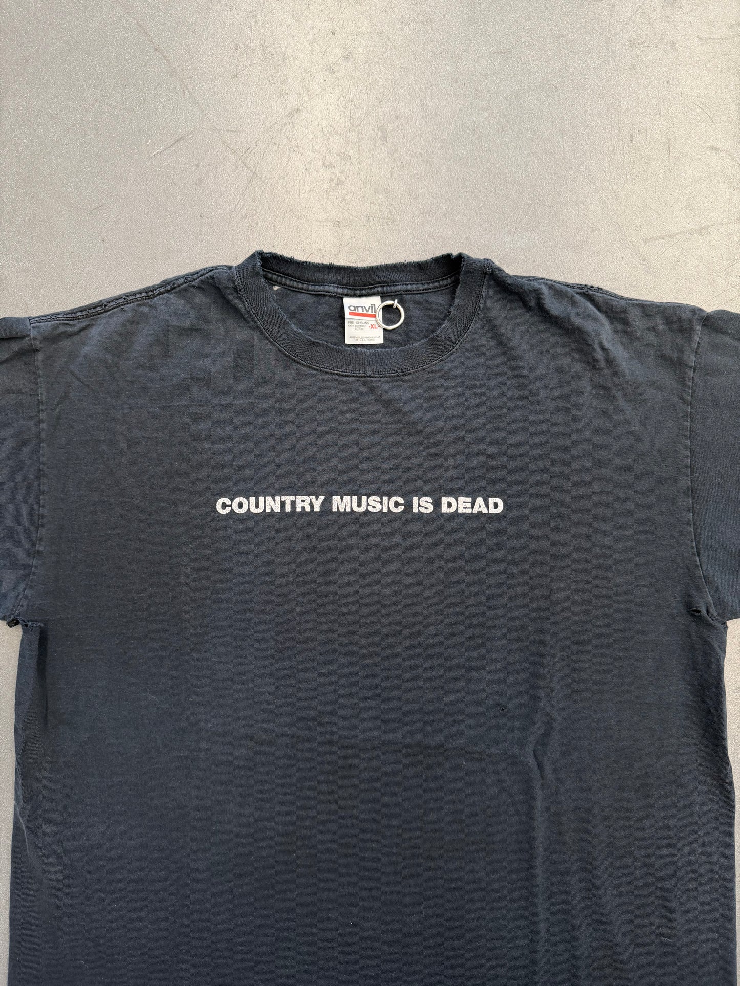 2003 JOHNNY CASH COUNTRY MUSIC IS DEAD TEE (ANVIL TAG)