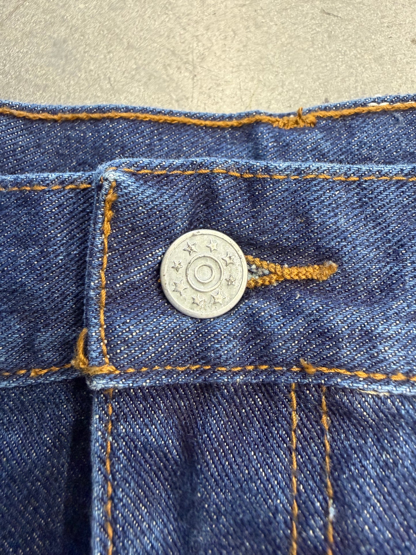 90S BOOTLEG NIKE DARK WASH JEANS (NWT)
