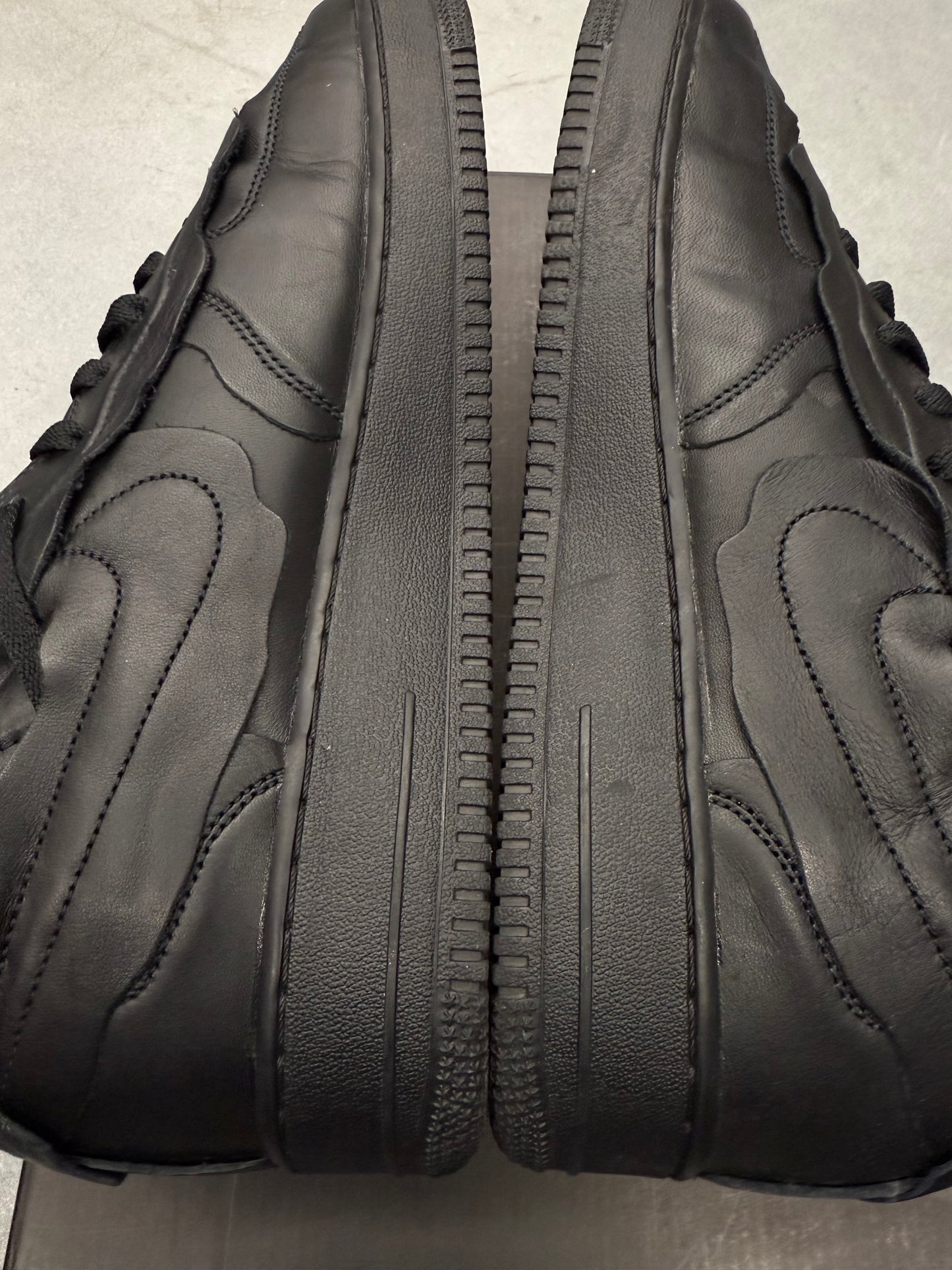 2020 SIZE 12 NIKE AIR FORCE 1 MID CDG COMME DES GARCONS BLACK (PRE-OWNED WITH BOX)