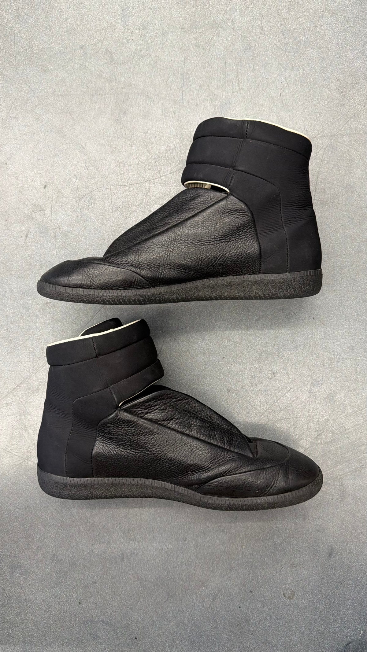 SS11 MAISON MARTIN MARGIELA LINE 22 FUTURE HIGH-TOP SNEAKERS - BLACK (43.5)