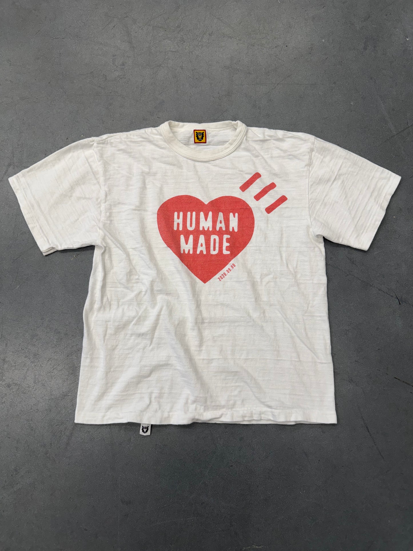FW22 HUMAN MADE HEART LOGO GRAPHIC #12 TEE - WHITE