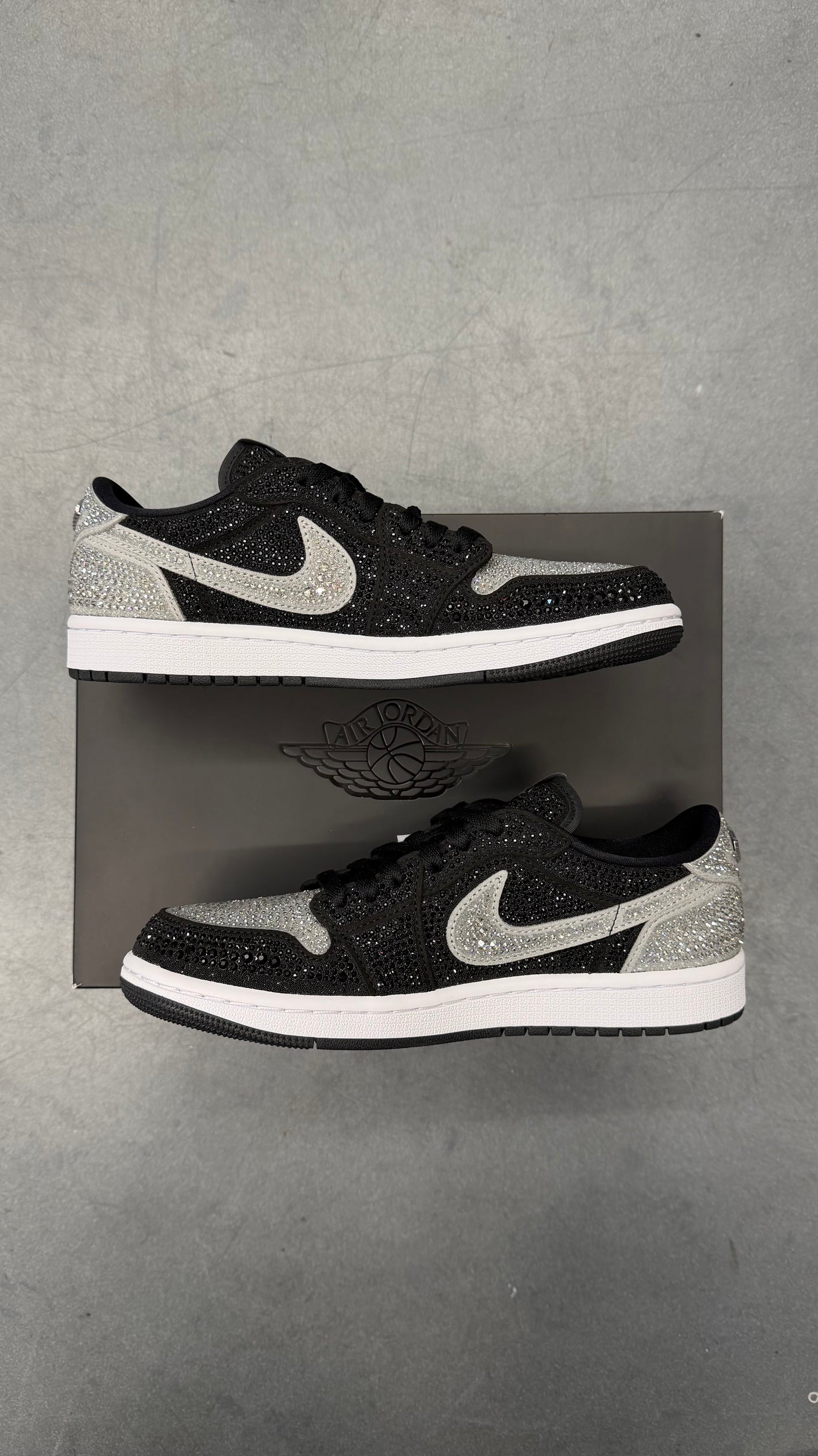 2025 JORDAN 1 RETRO LOW OG SWAROVSKI STEALTH (WOMEN'S)
