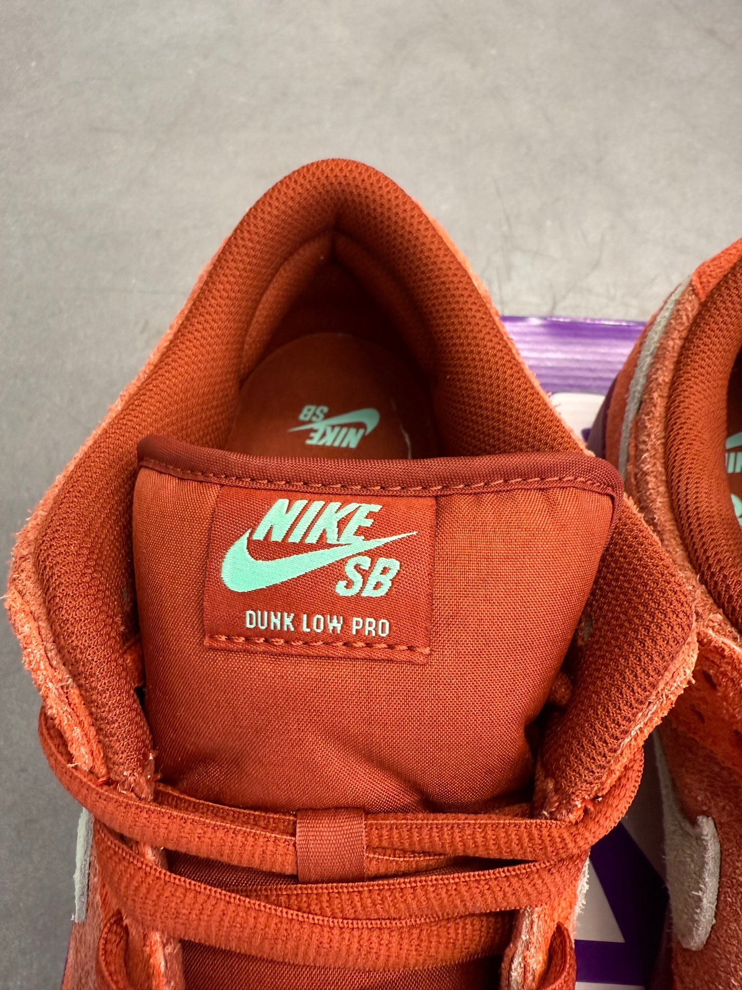 2023 SIZE 13 NIKE SB DUNK LOW MYSTIC RED ROSEWOOD