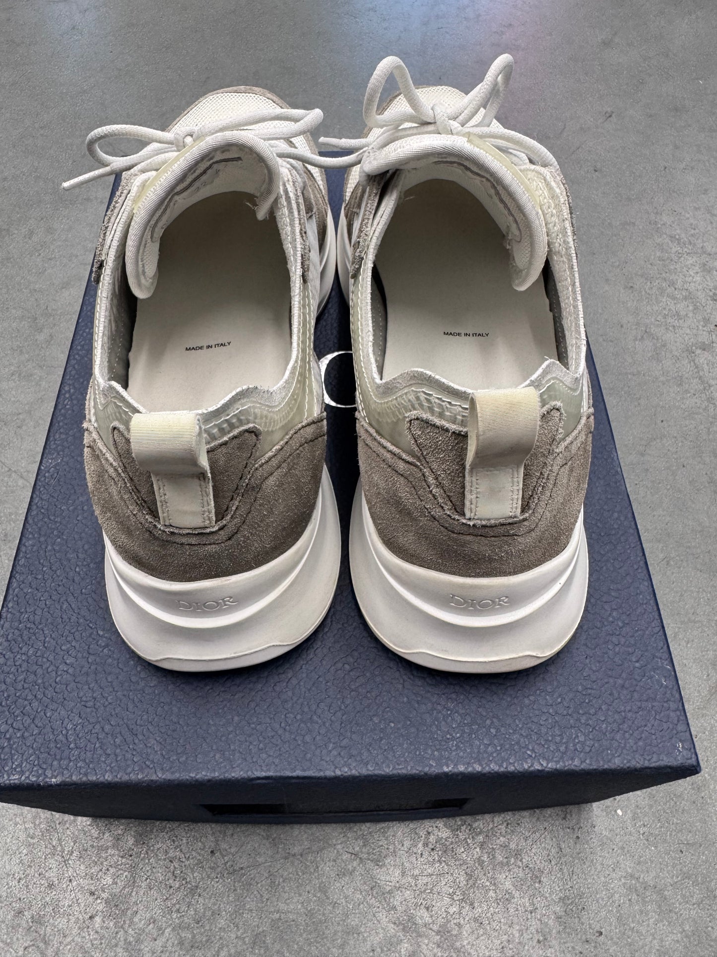 SIZE 42 DIOR B25 RUNNER SNEAKER (PRE-OWNED WITH BOX)