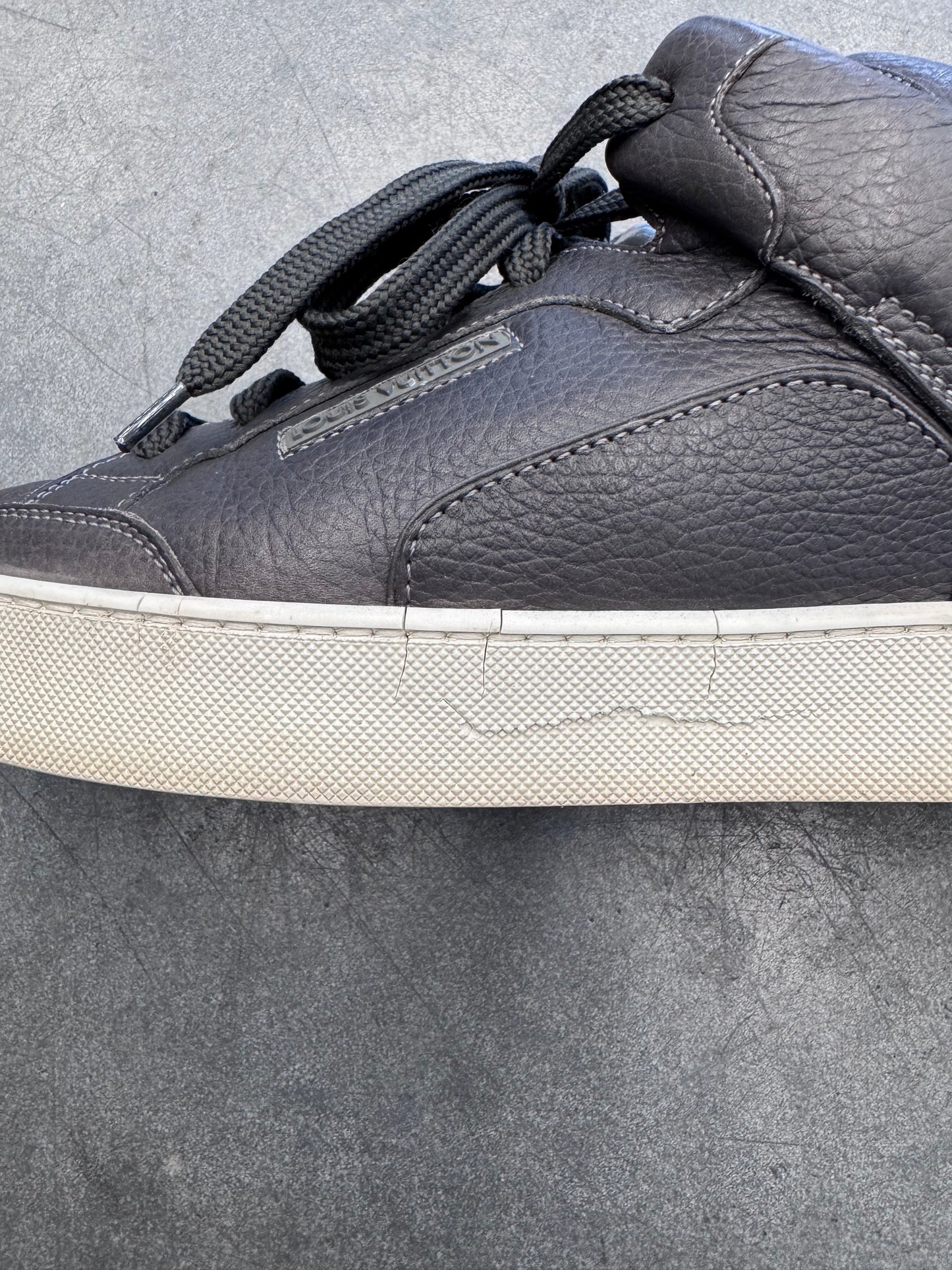 2009 SIZE 7 LOUIS VUITTON DON KANYE WEST 'ANTHRACITE' (PRE-OWNED NO BOX)