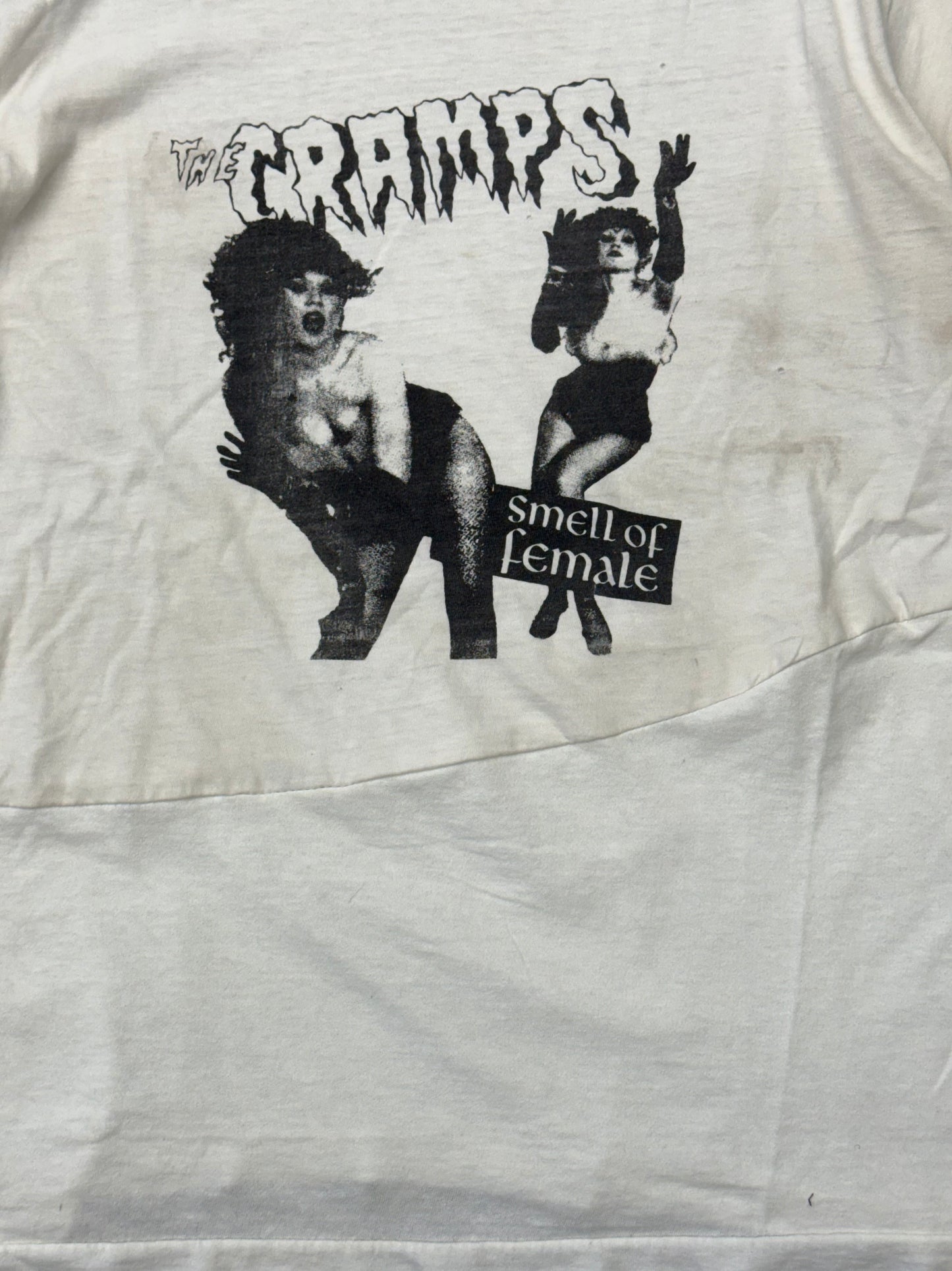 1983 THE CRAMPS SMELL OF FEMALE CROPPED TEE (PULLED TAG)