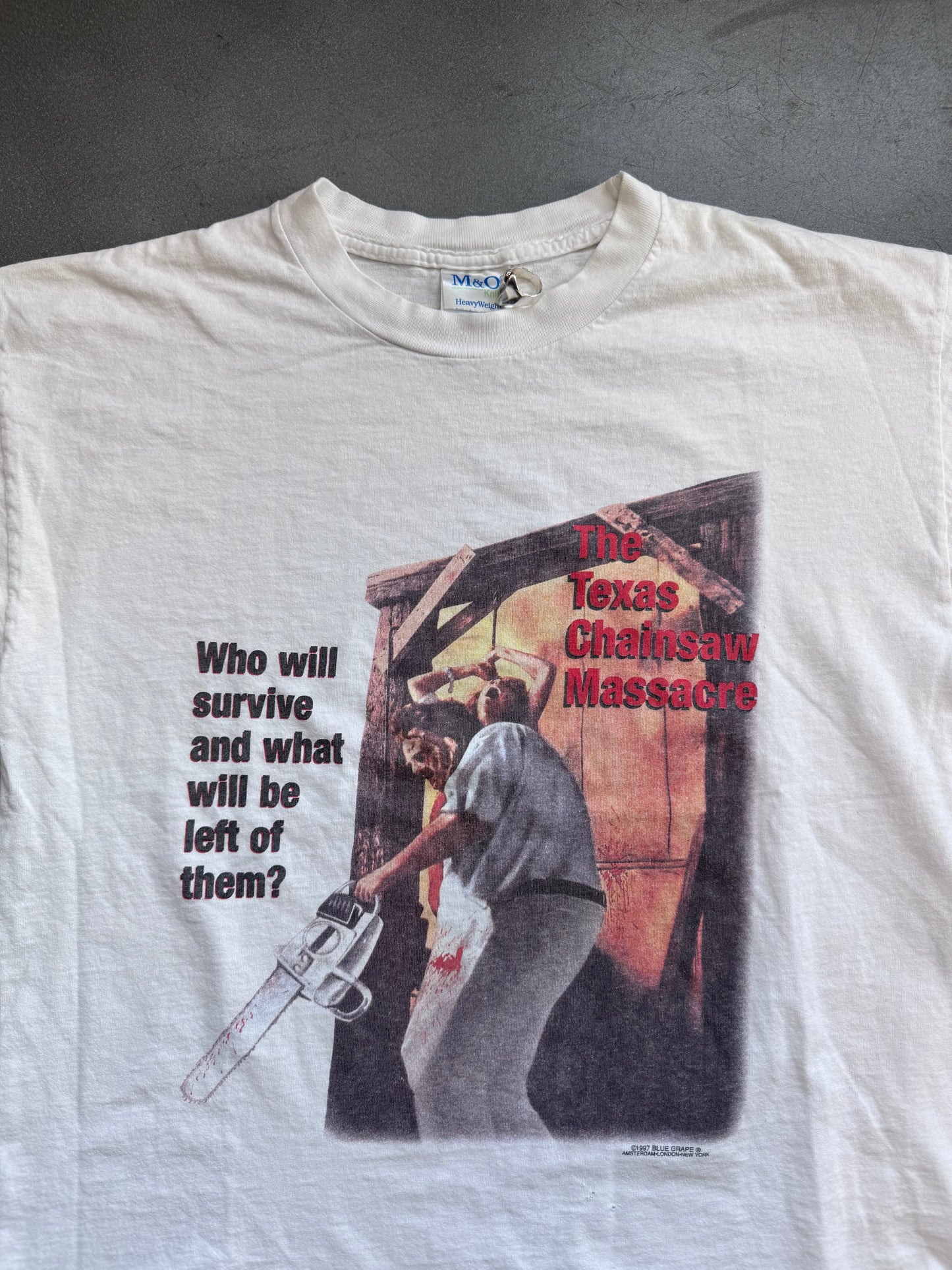 1997 THE TEXAS CHAINSAW MASSACRE TEE (M & O KNITS TAG)