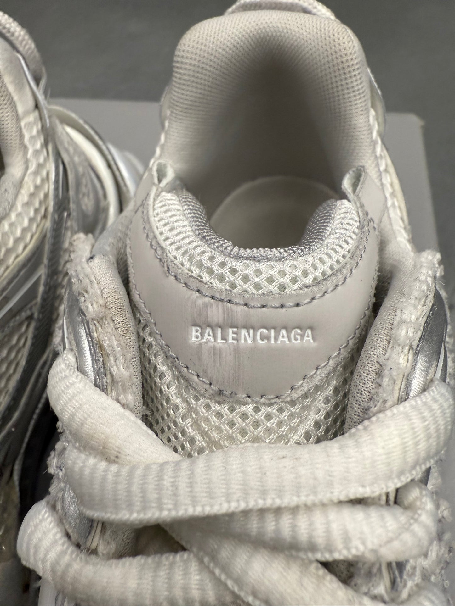 SIZE 41 BALENCIAGA RUNNER 2 WORN-OUT SNEAKERS
