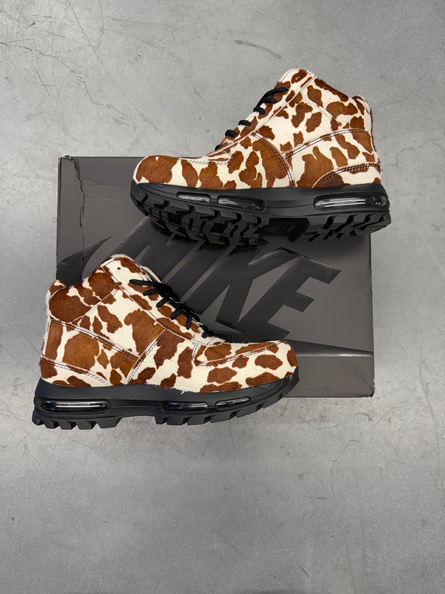 2025 SIZE 8 NIKE AIR MAX GOADOME - SAIL CACAO WOW COW PRINT PONY HAIR